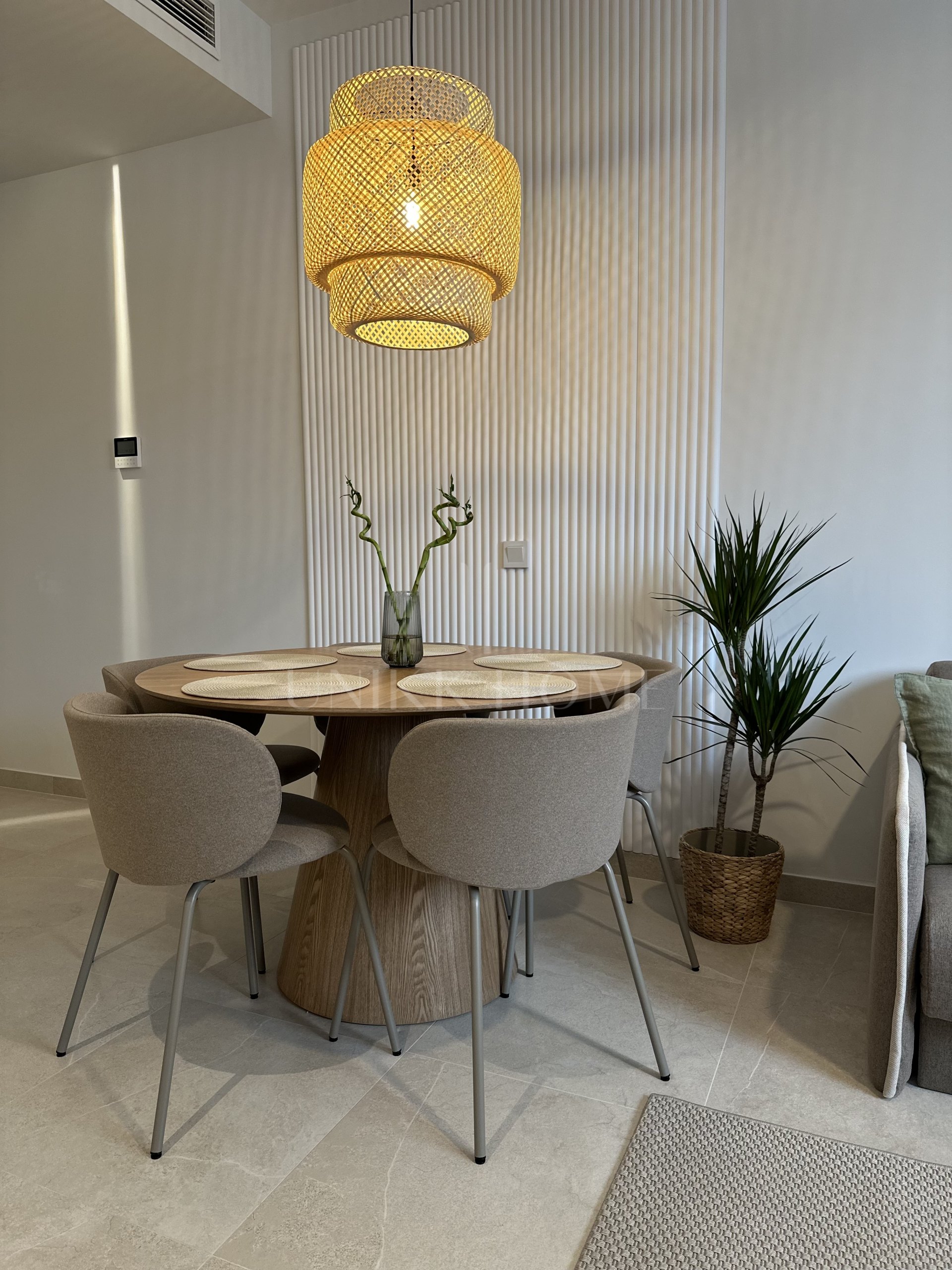 Brand new urban ground floor apartment just steps from the sea in a contemporary building with parking and rooftop pool – Estepona Centre, Promenade