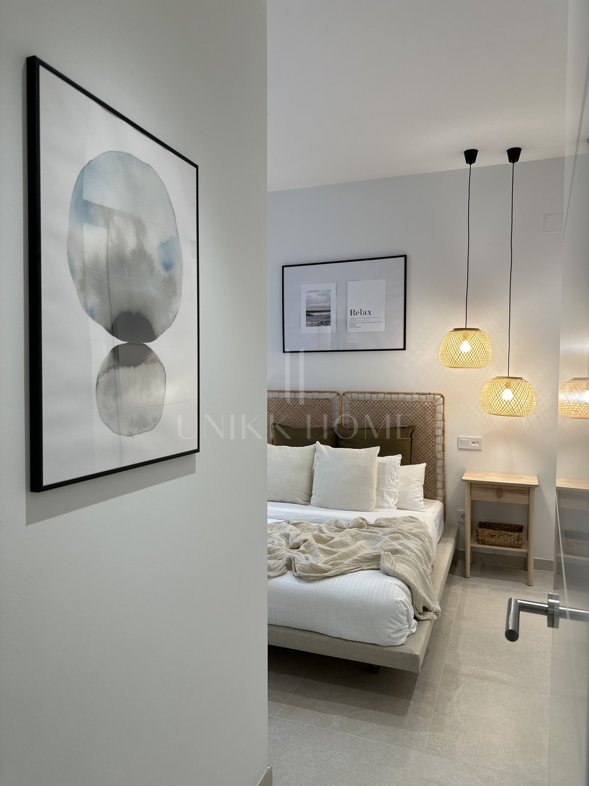 Brand new urban ground floor apartment just steps from the sea in a contemporary building with parking and rooftop pool – Estepona Centre, Promenade