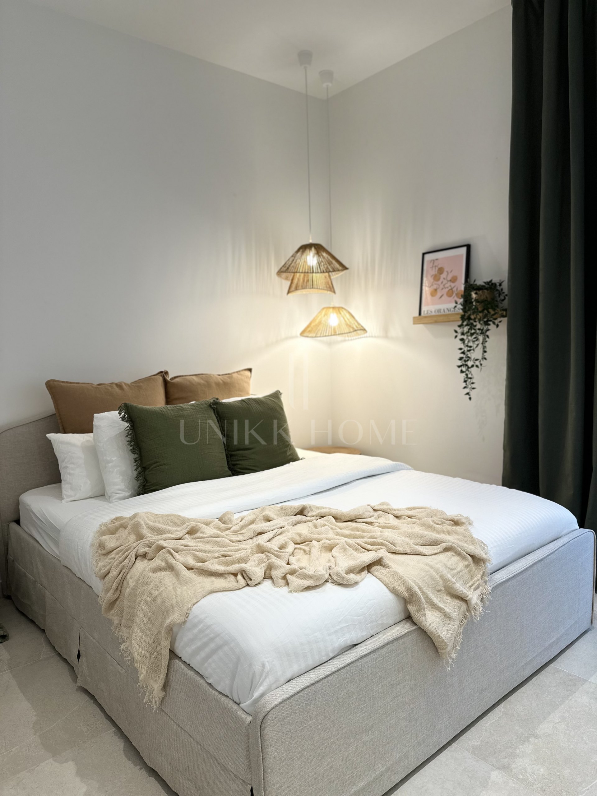 Brand new urban ground floor apartment just steps from the sea in a contemporary building with parking and rooftop pool – Estepona Centre, Promenade