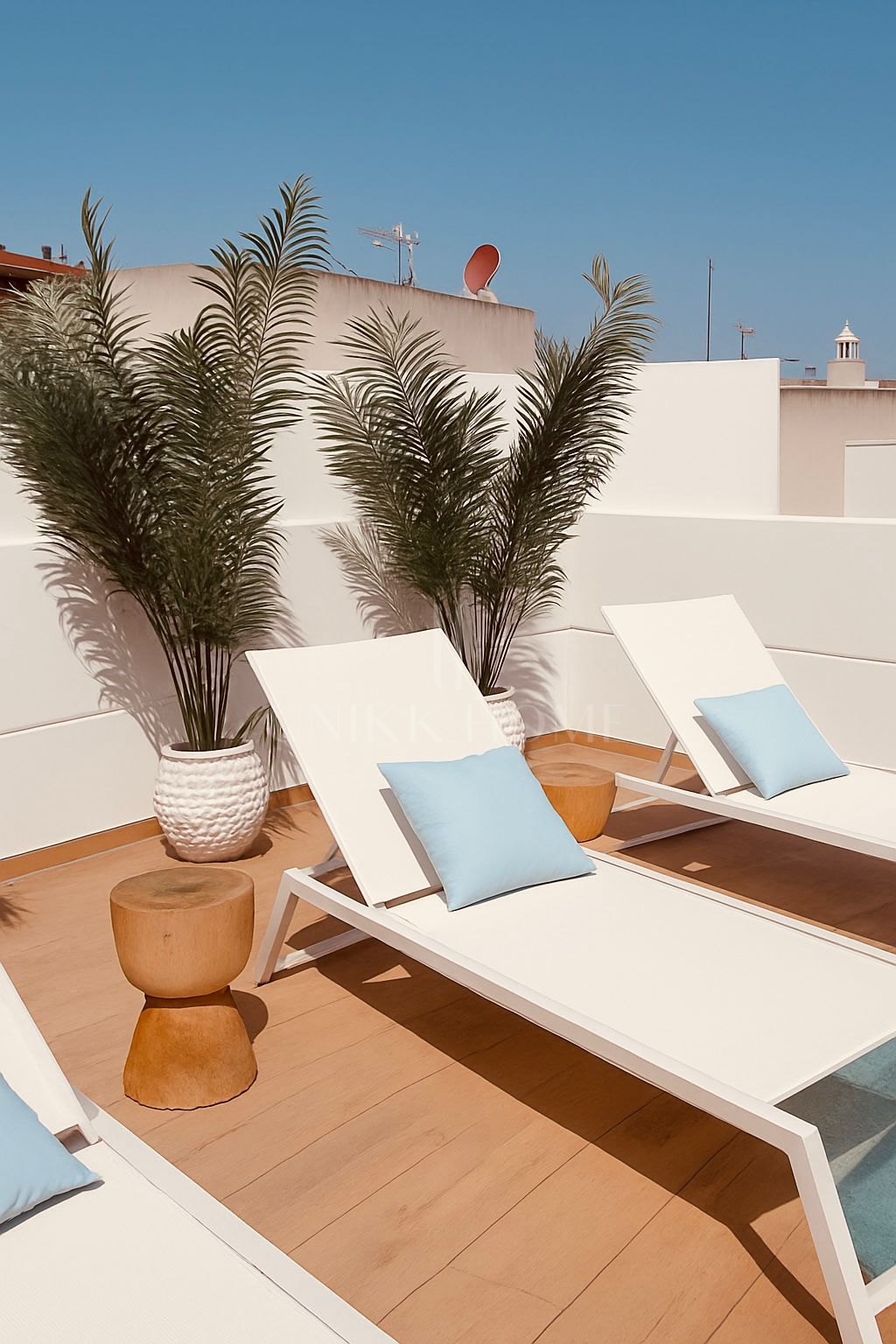 Brand new urban ground floor apartment just steps from the sea in a contemporary building with parking and rooftop pool – Estepona Centre, Promenade