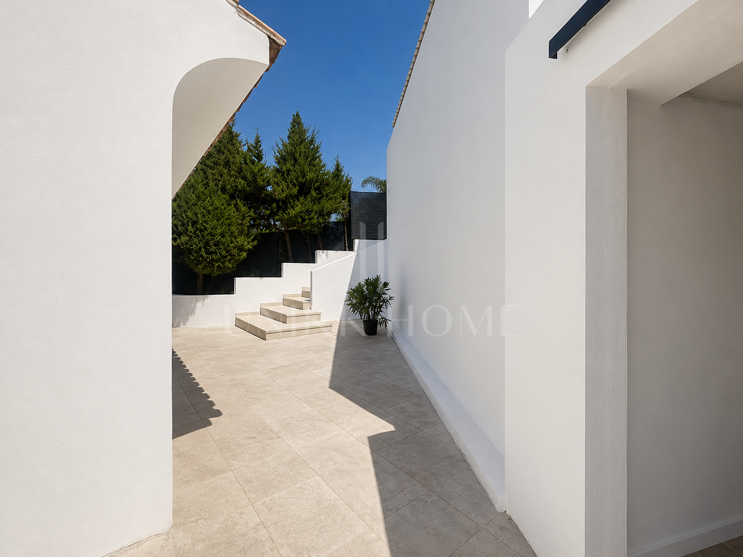 Modern Villa for Effortless Living in Valle Romano