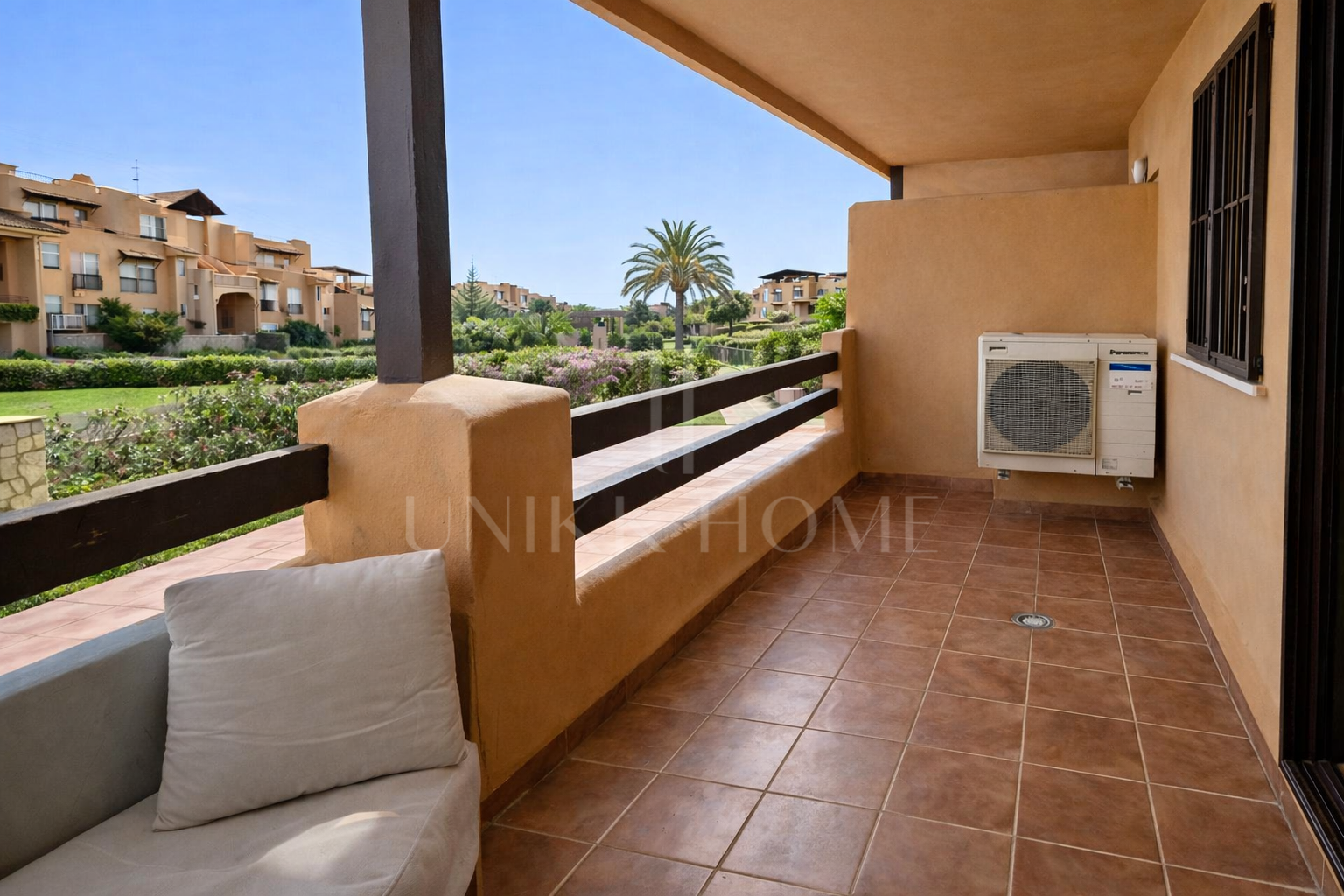 Luminoso apartamento de 2 dormitorios en la exclusiva urbanización Casares del Sol