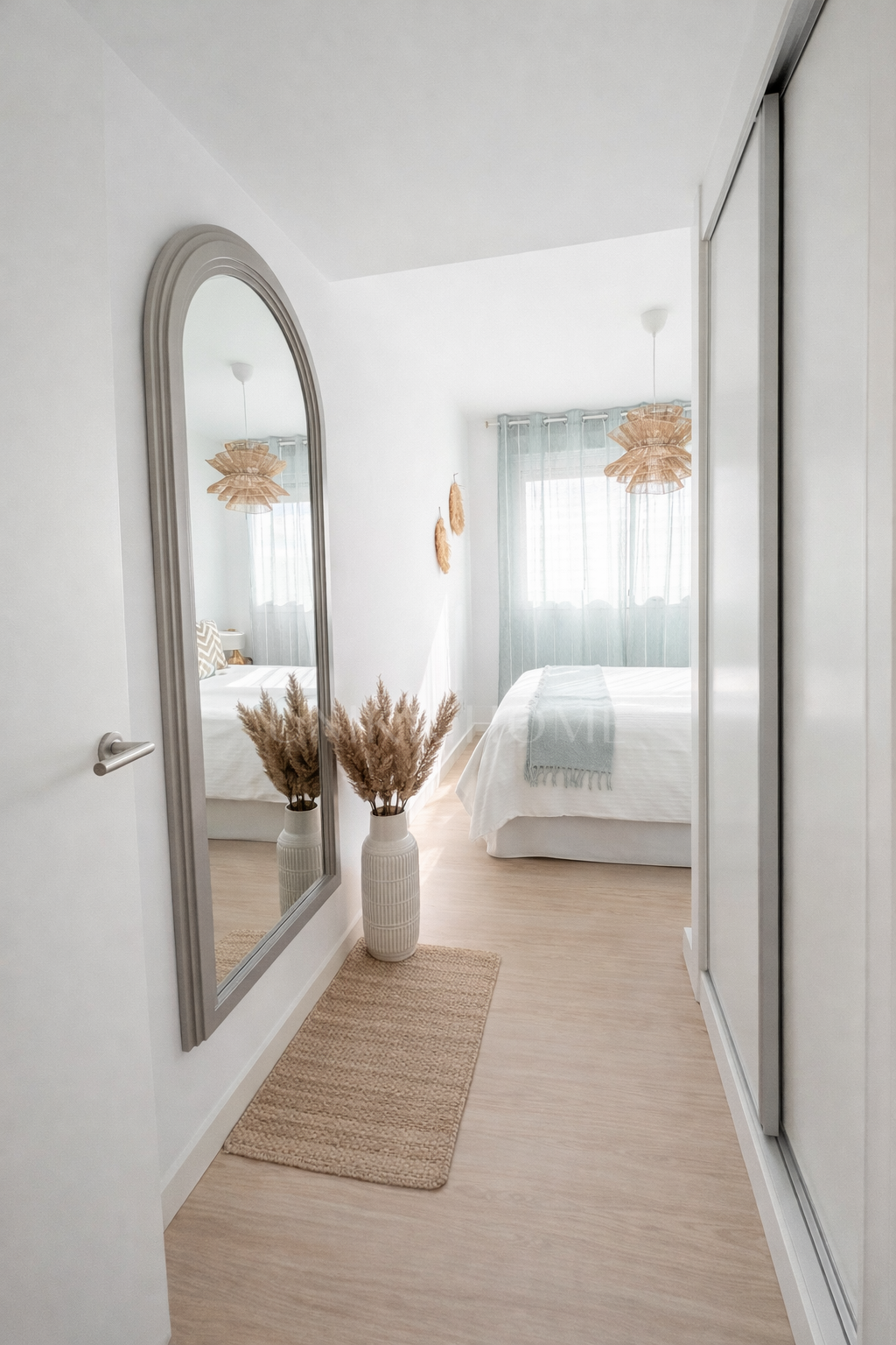 Ático moderno de 3 dormitorios con solárium en el corazón de Estepona