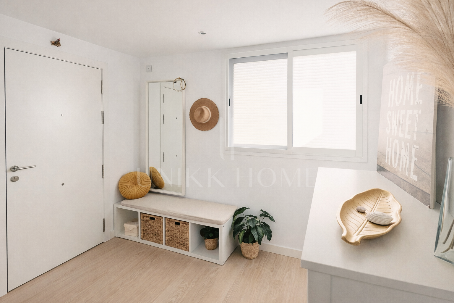 Ático moderno de 3 dormitorios con solárium en el corazón de Estepona