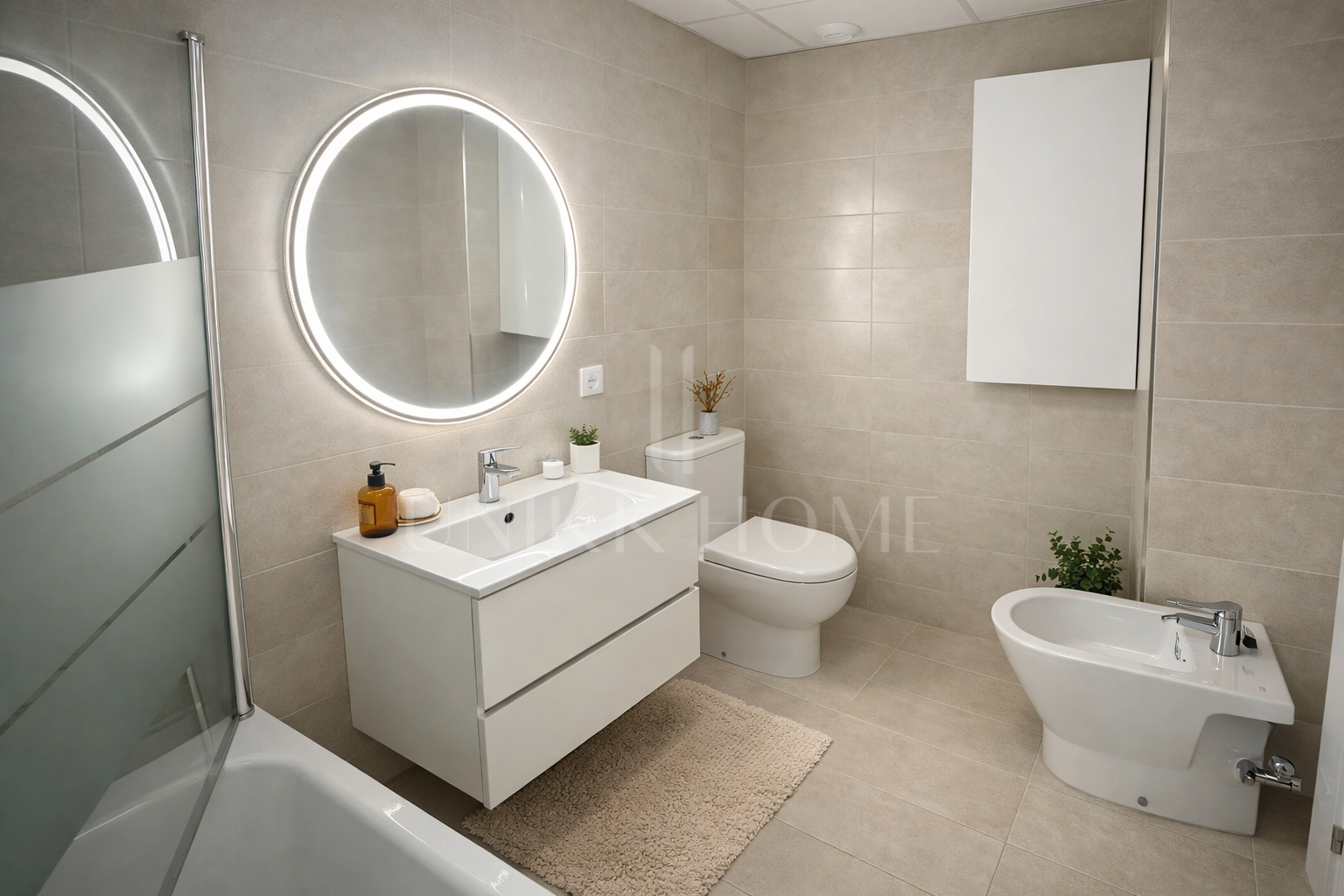 Ático moderno de 3 dormitorios con solárium en el corazón de Estepona