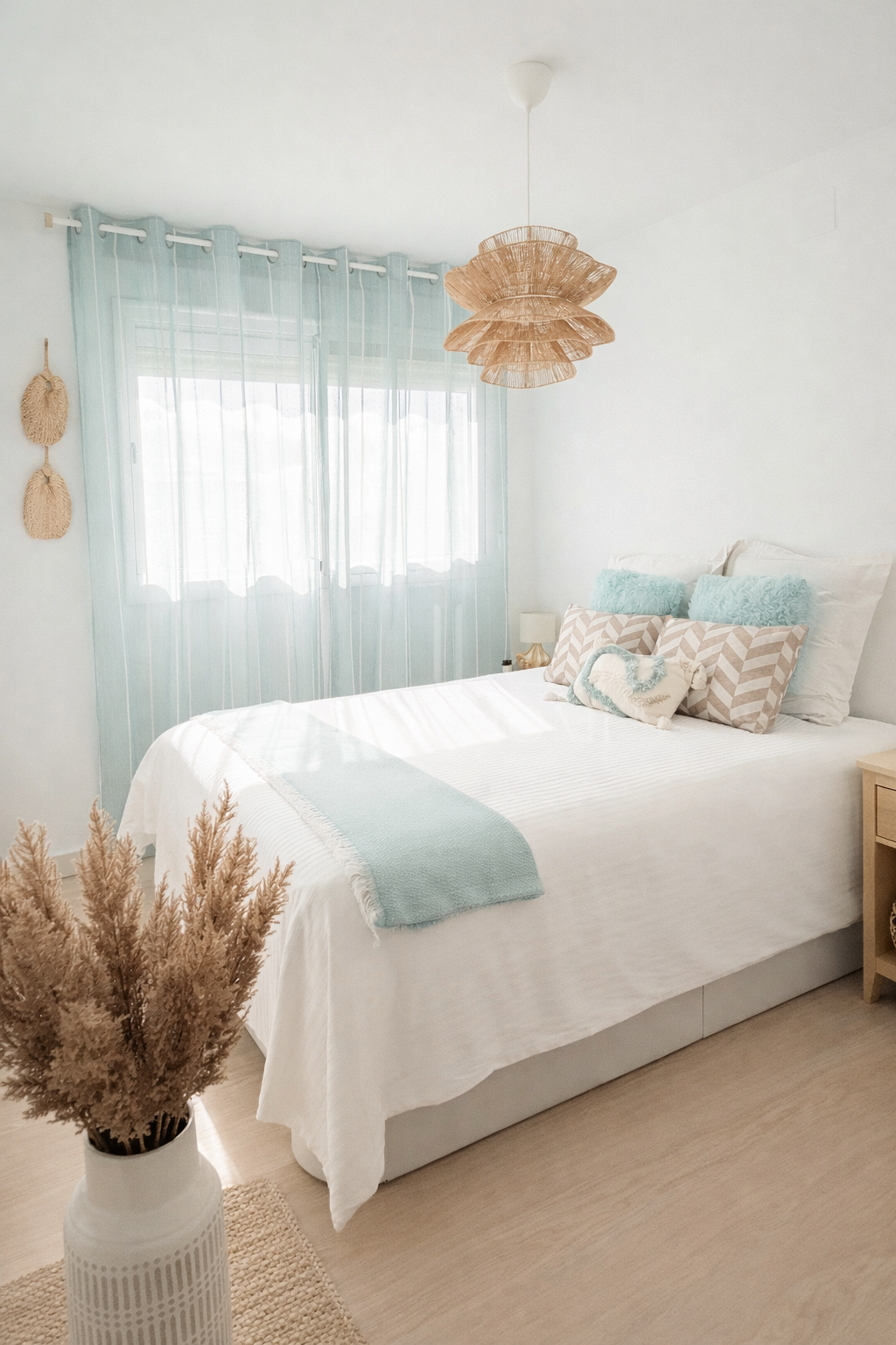 Ático moderno de 3 dormitorios con solárium en el corazón de Estepona