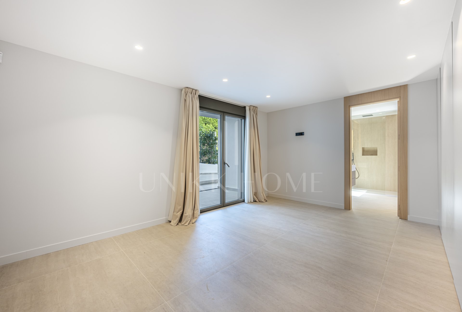 Fully Renovated Luxury Villa with Sea Views - El Rosario, Marbella