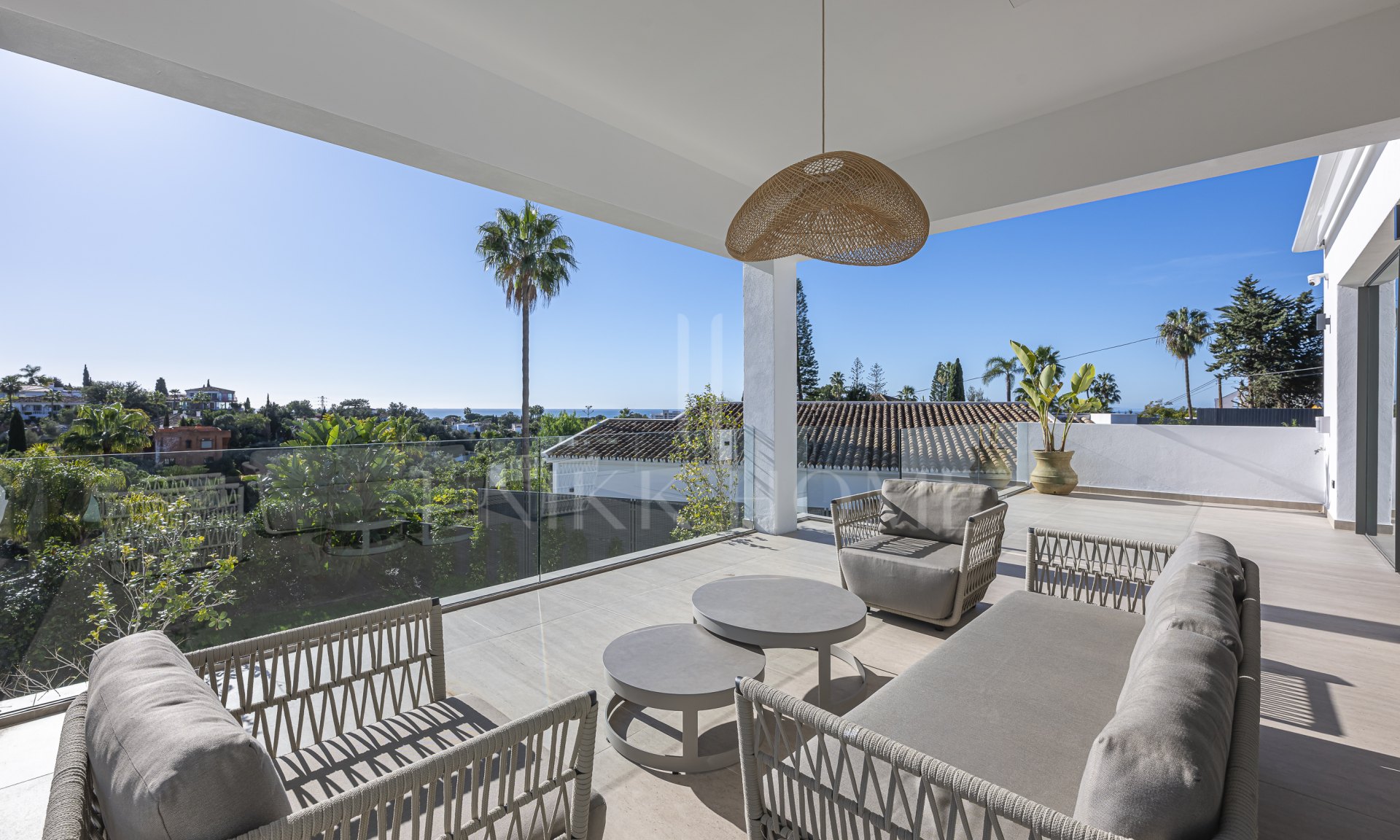 Fully Renovated Luxury Villa with Sea Views - El Rosario, Marbella