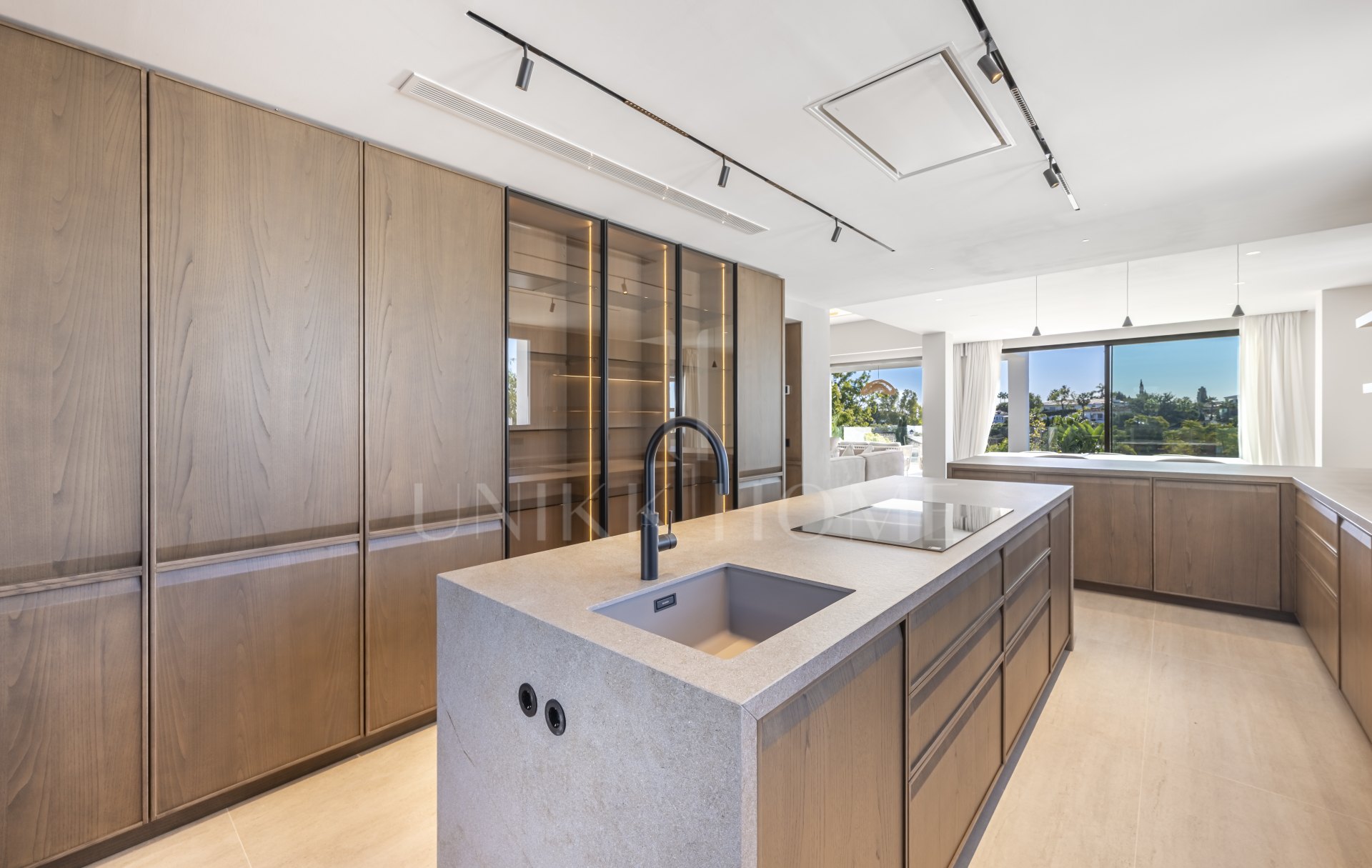 Fully Renovated Luxury Villa with Sea Views - El Rosario, Marbella