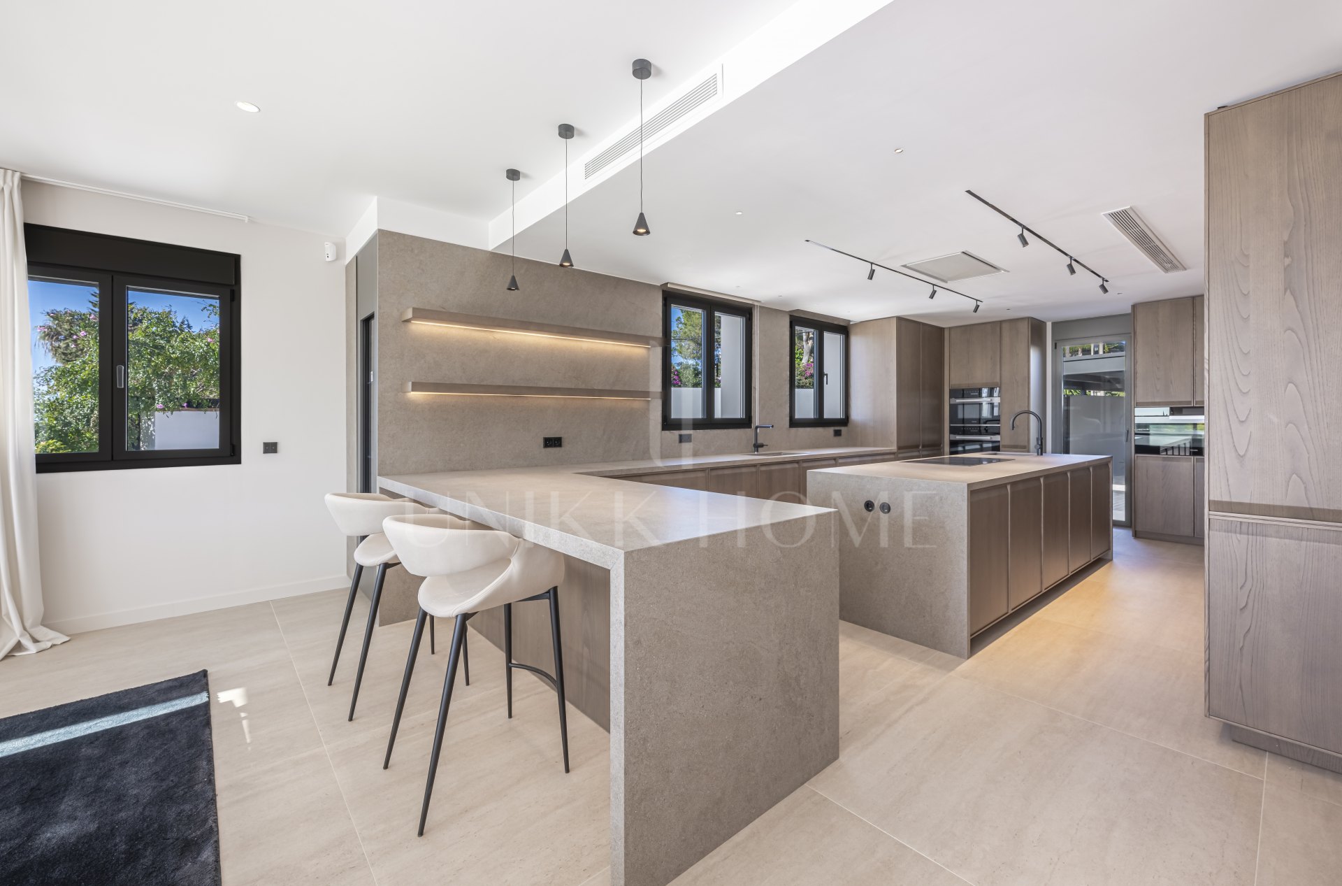 Fully Renovated Luxury Villa with Sea Views - El Rosario, Marbella