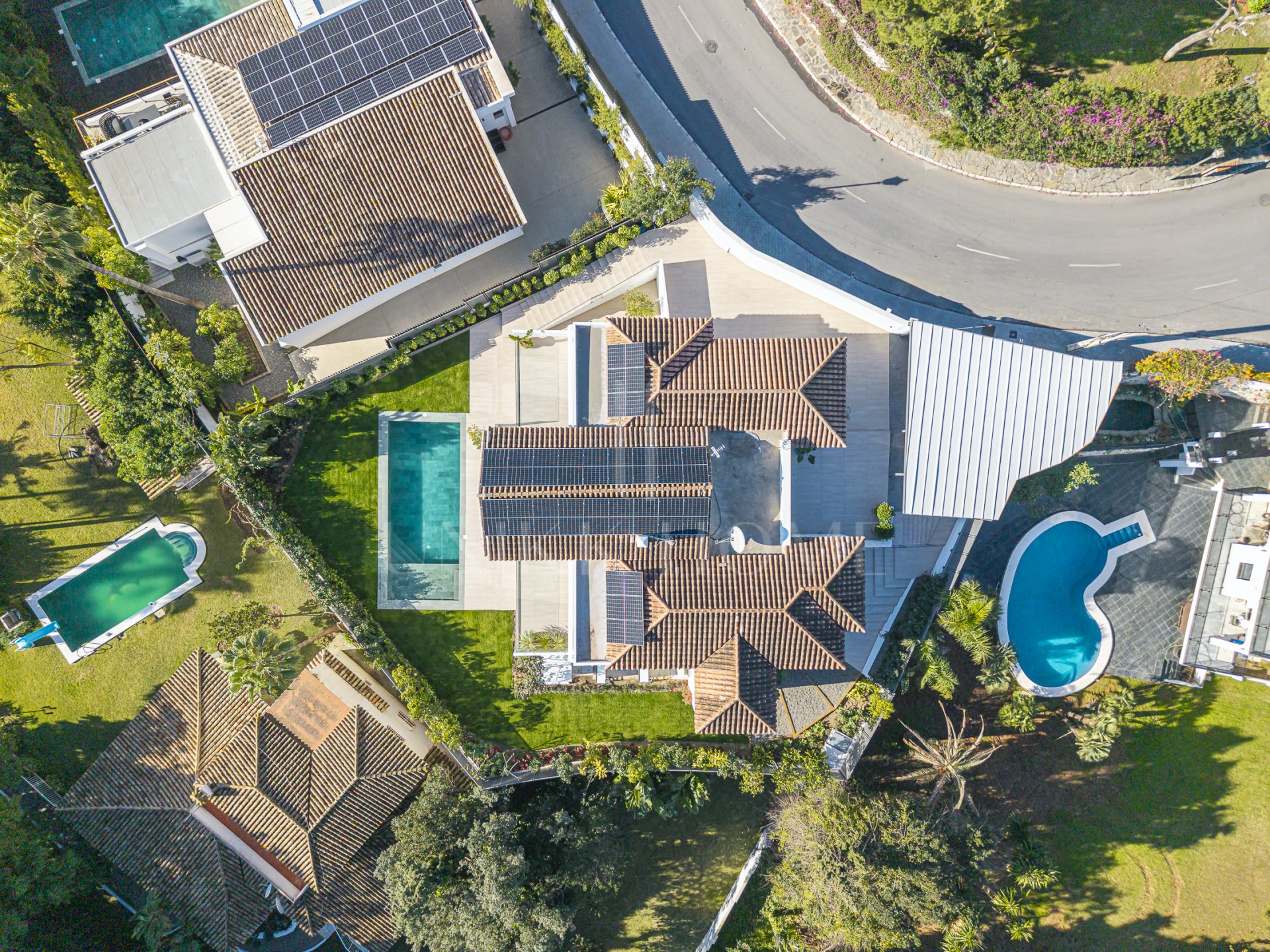 Fully Renovated Luxury Villa with Sea Views - El Rosario, Marbella