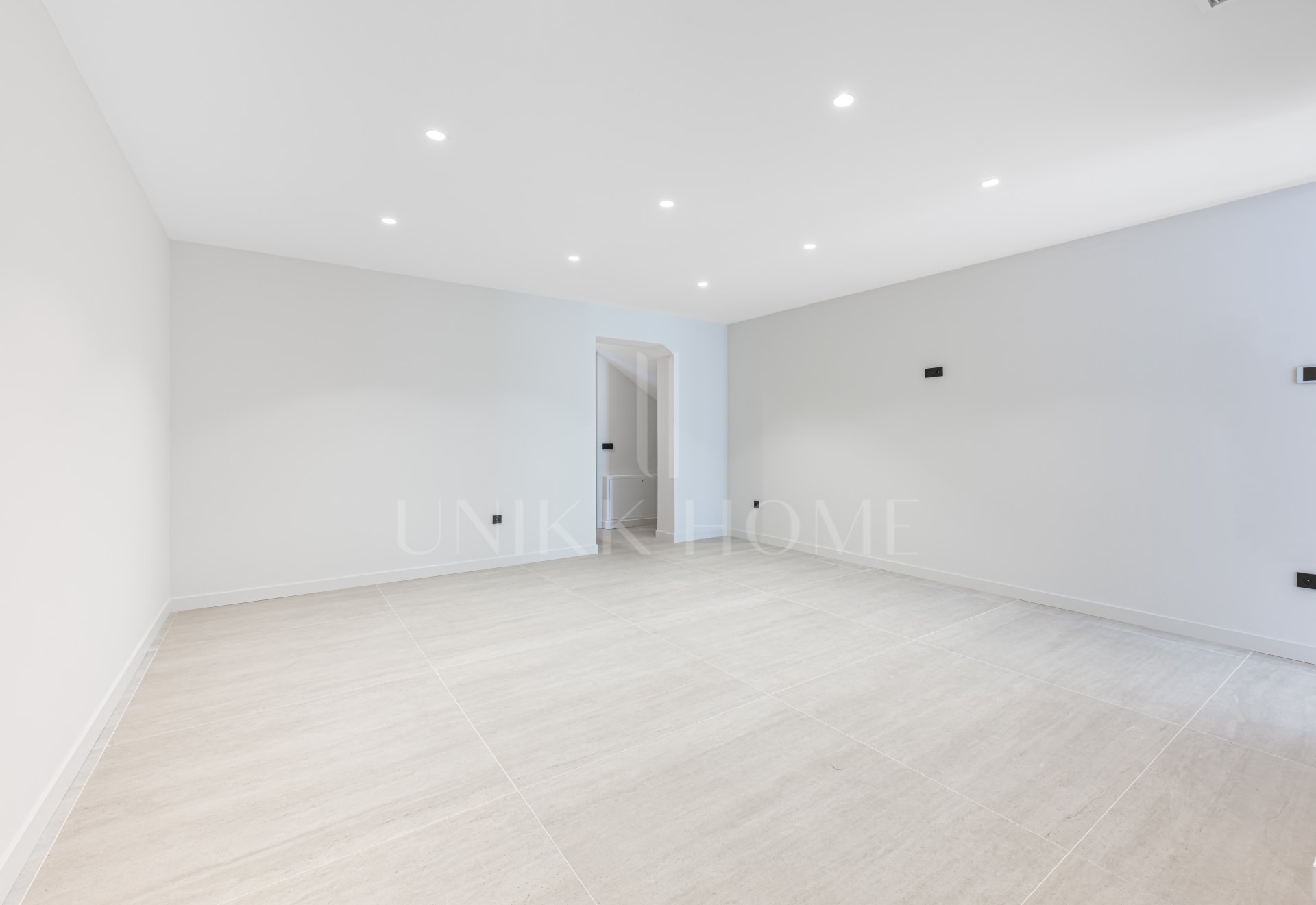 Fully Renovated Luxury Villa with Sea Views - El Rosario, Marbella