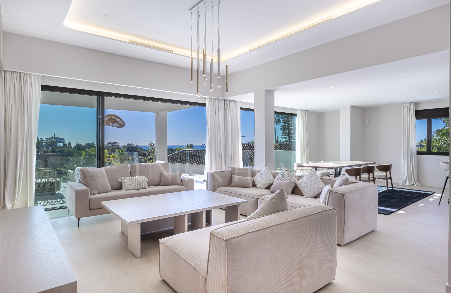 Fully Renovated Luxury Villa with Sea Views - El Rosario, Marbella