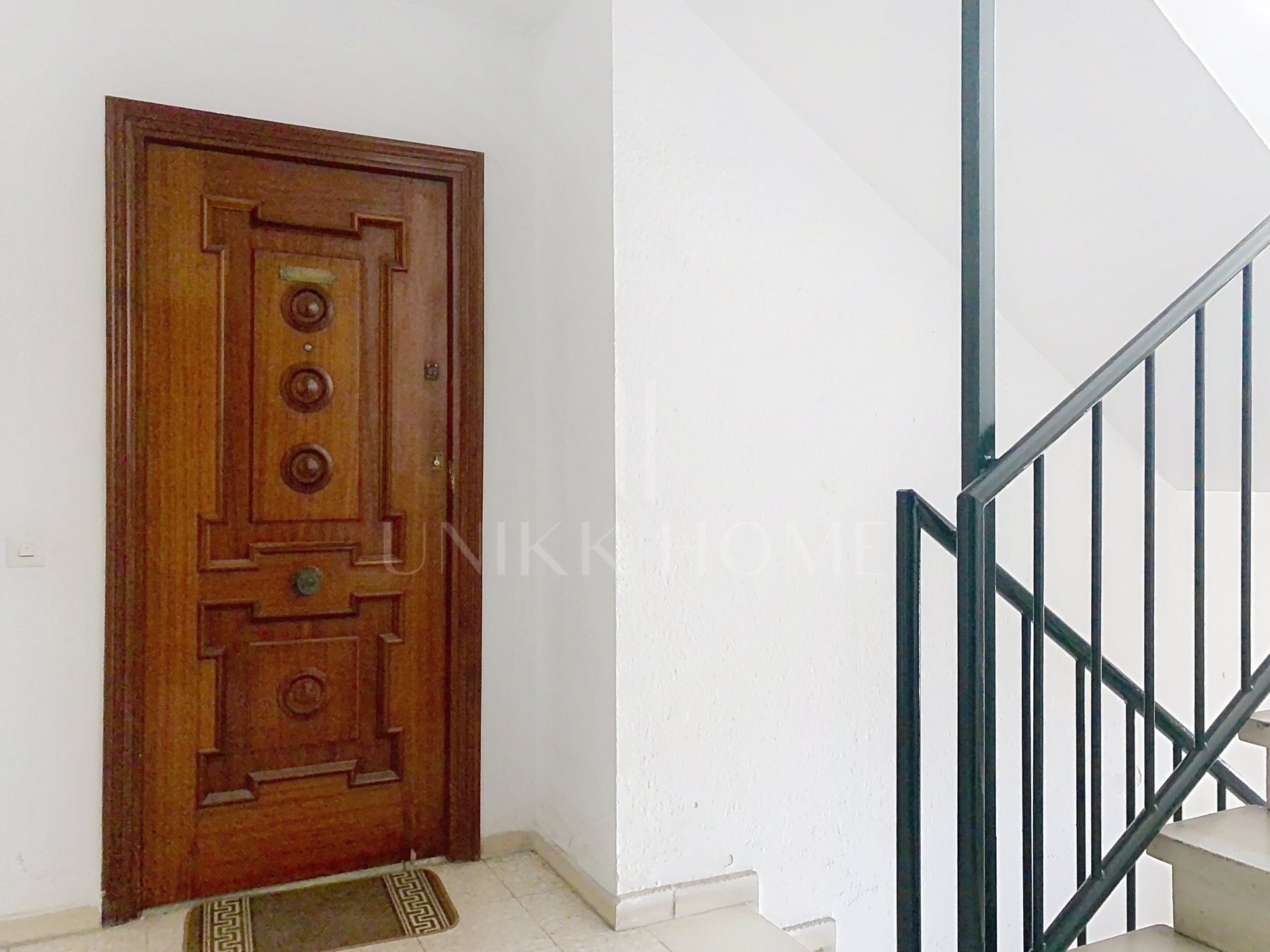 3-bedroom apartment on Avda Andalucia - potential near the beach and amenities - Estepona Centro