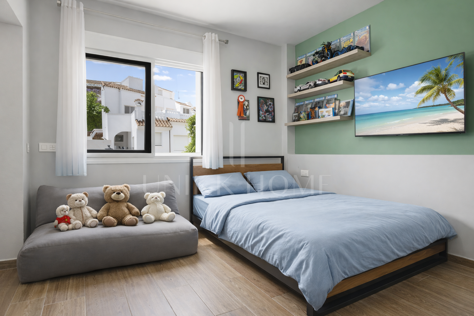 Modern Designer Townhouse in the Heart of Estepona, Walk to the Beach