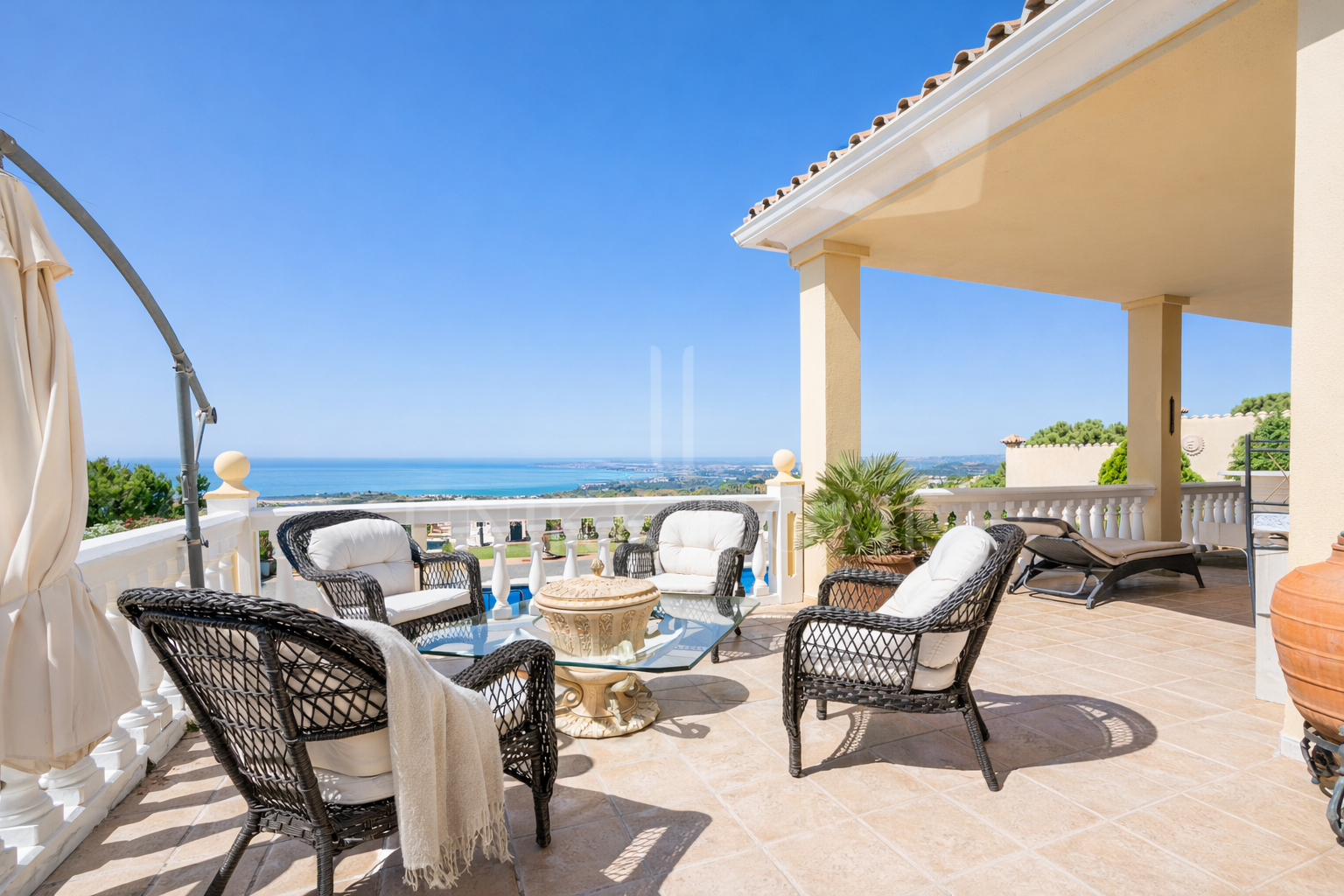 Panoramic Sea View Estate with Tourist License and Income Potential - near Sierra Bermeja, Estepona