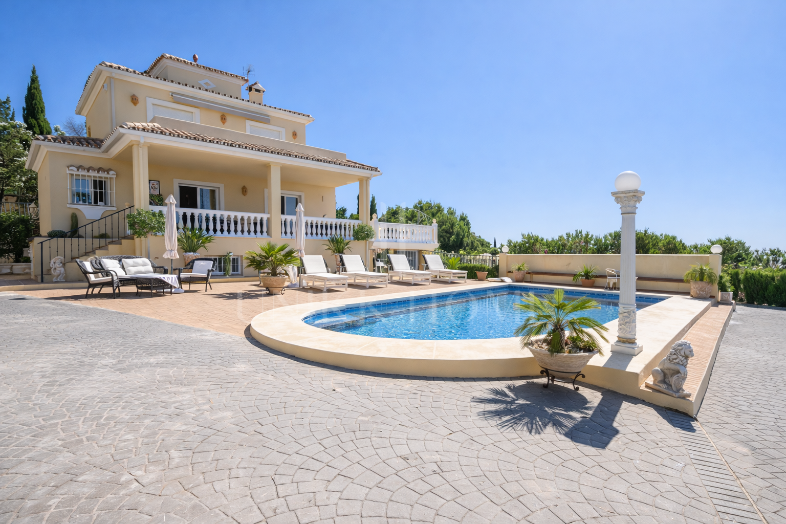 Panoramic Sea View Estate with Tourist License and Income Potential - near Sierra Bermeja, Estepona