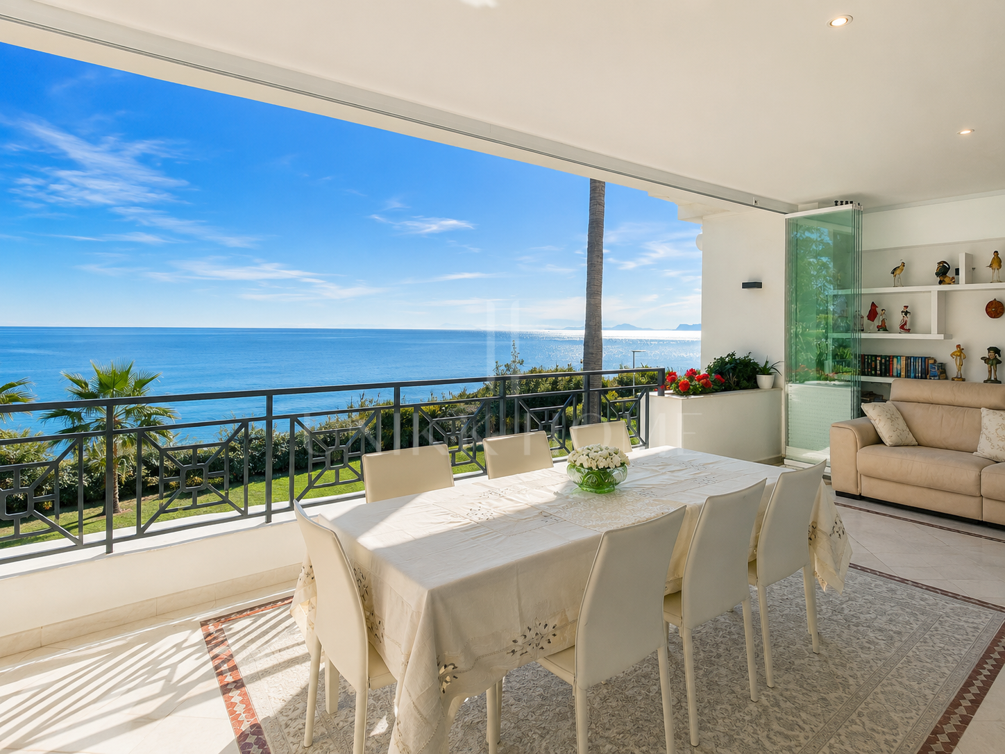 Exclusive high-end apartment with direct sea views on the beachfront - Doncella Beach, Estepona