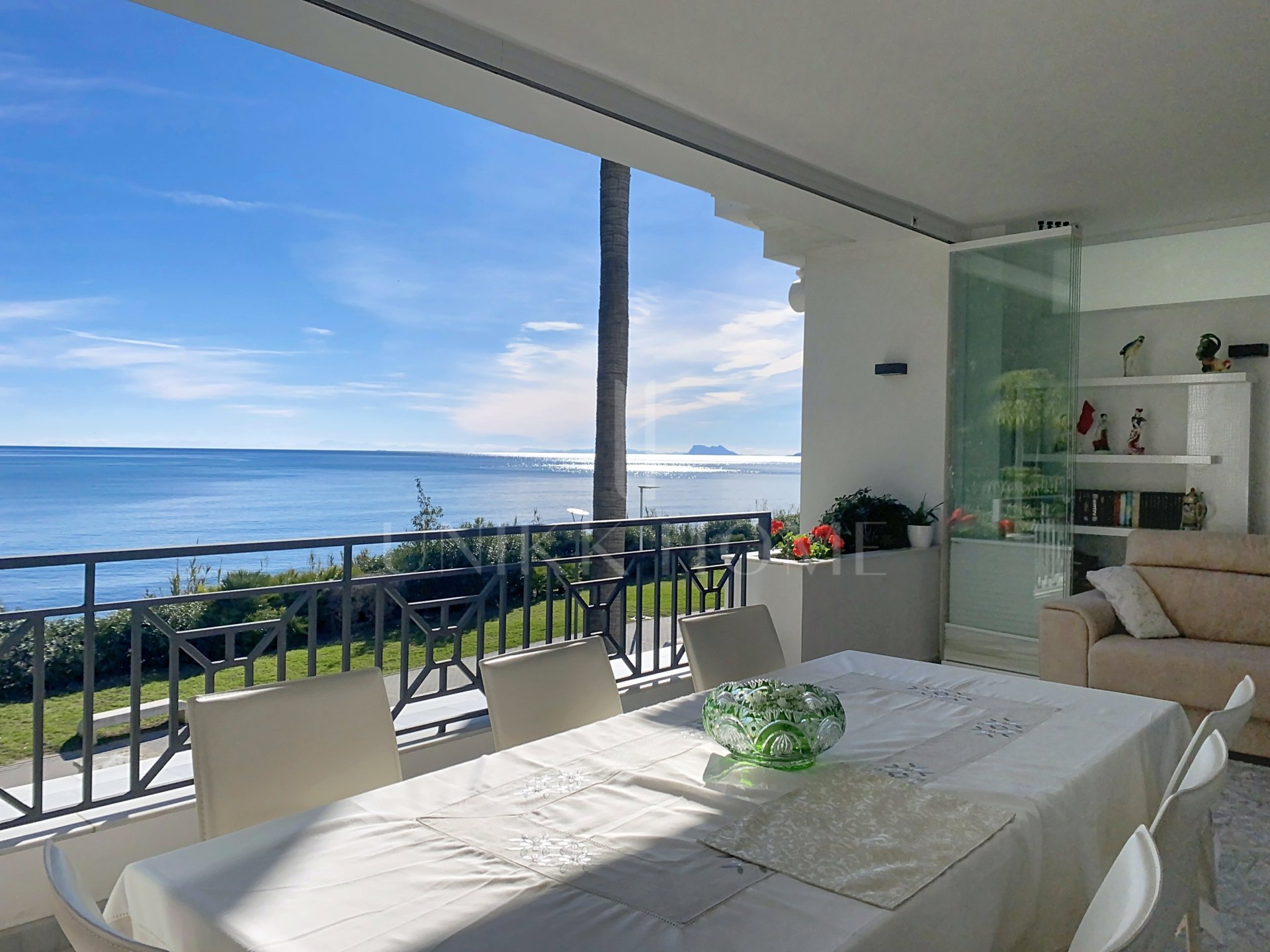 Exclusive high-end apartment with direct sea views on the beachfront - Doncella Beach, Estepona