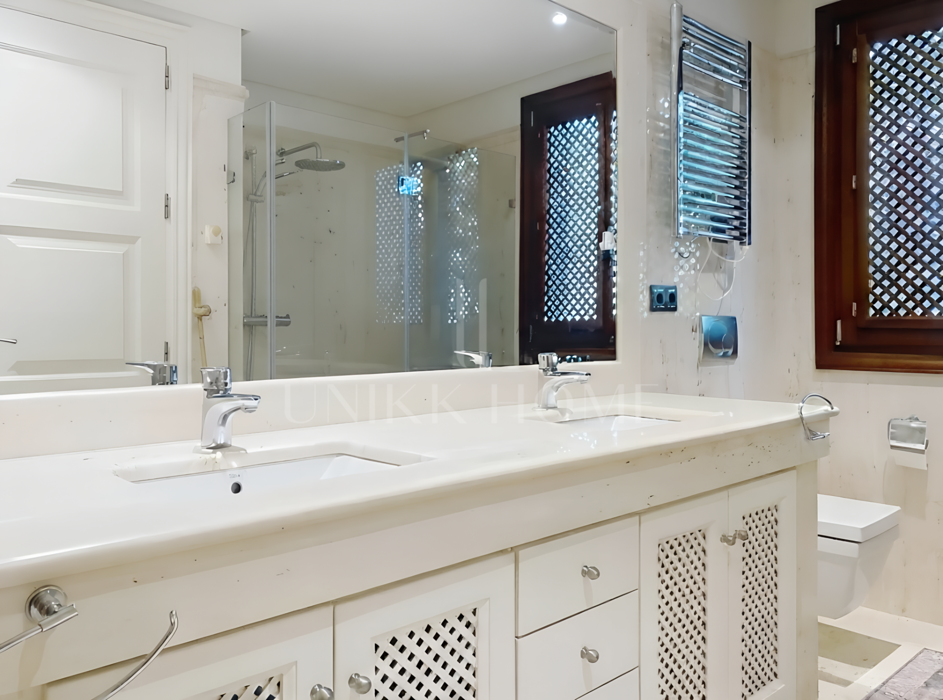 Exclusive high-end apartment with direct sea views on the beachfront - Doncella Beach, Estepona