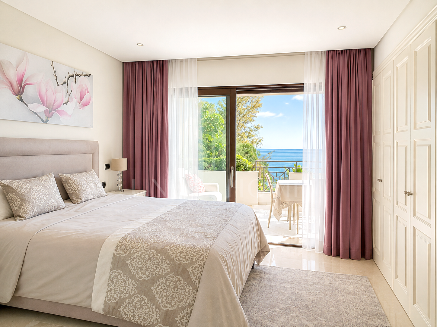 Exclusive high-end apartment with direct sea views on the beachfront - Doncella Beach, Estepona