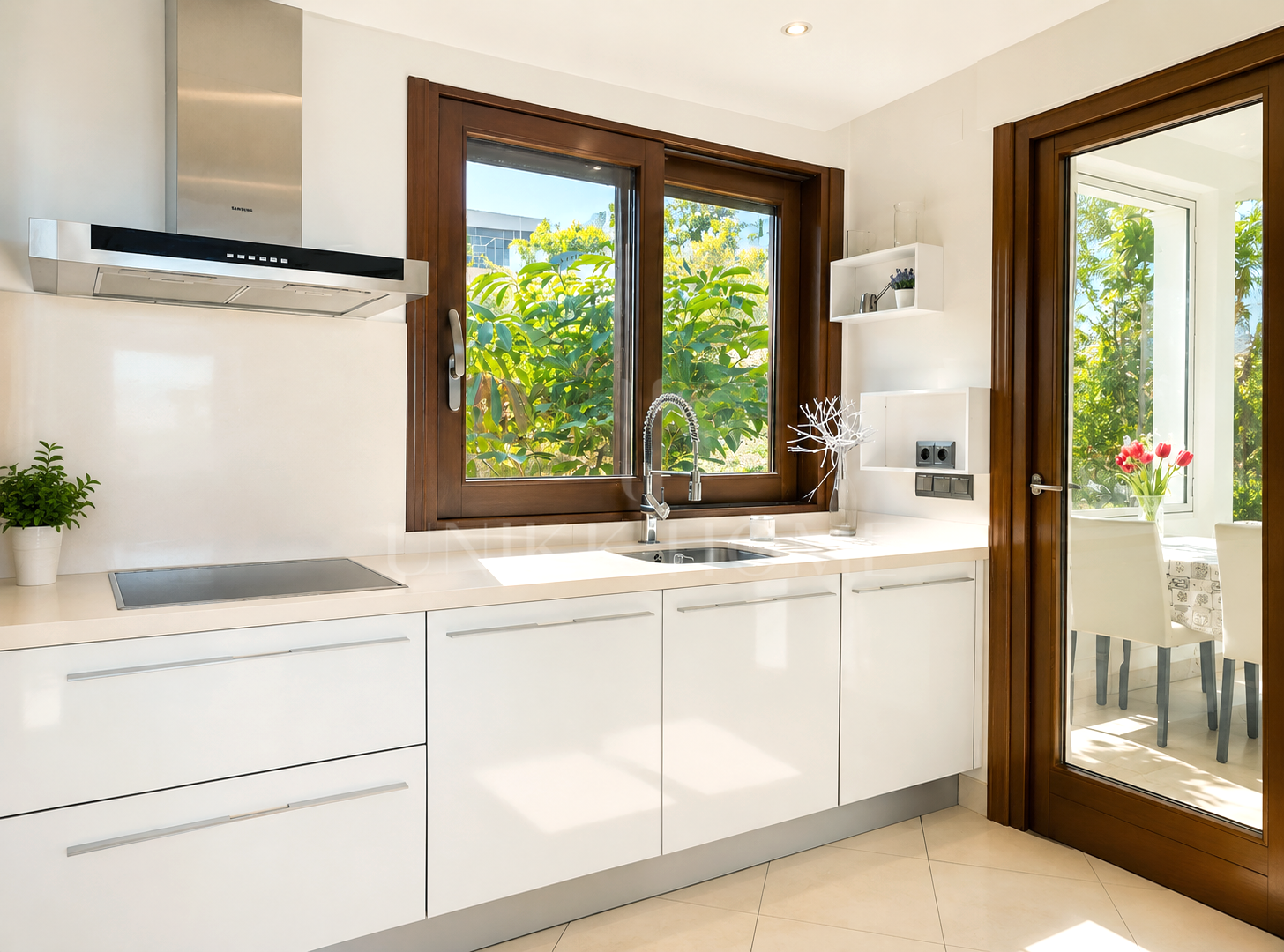 Exclusive high-end apartment with direct sea views on the beachfront - Doncella Beach, Estepona