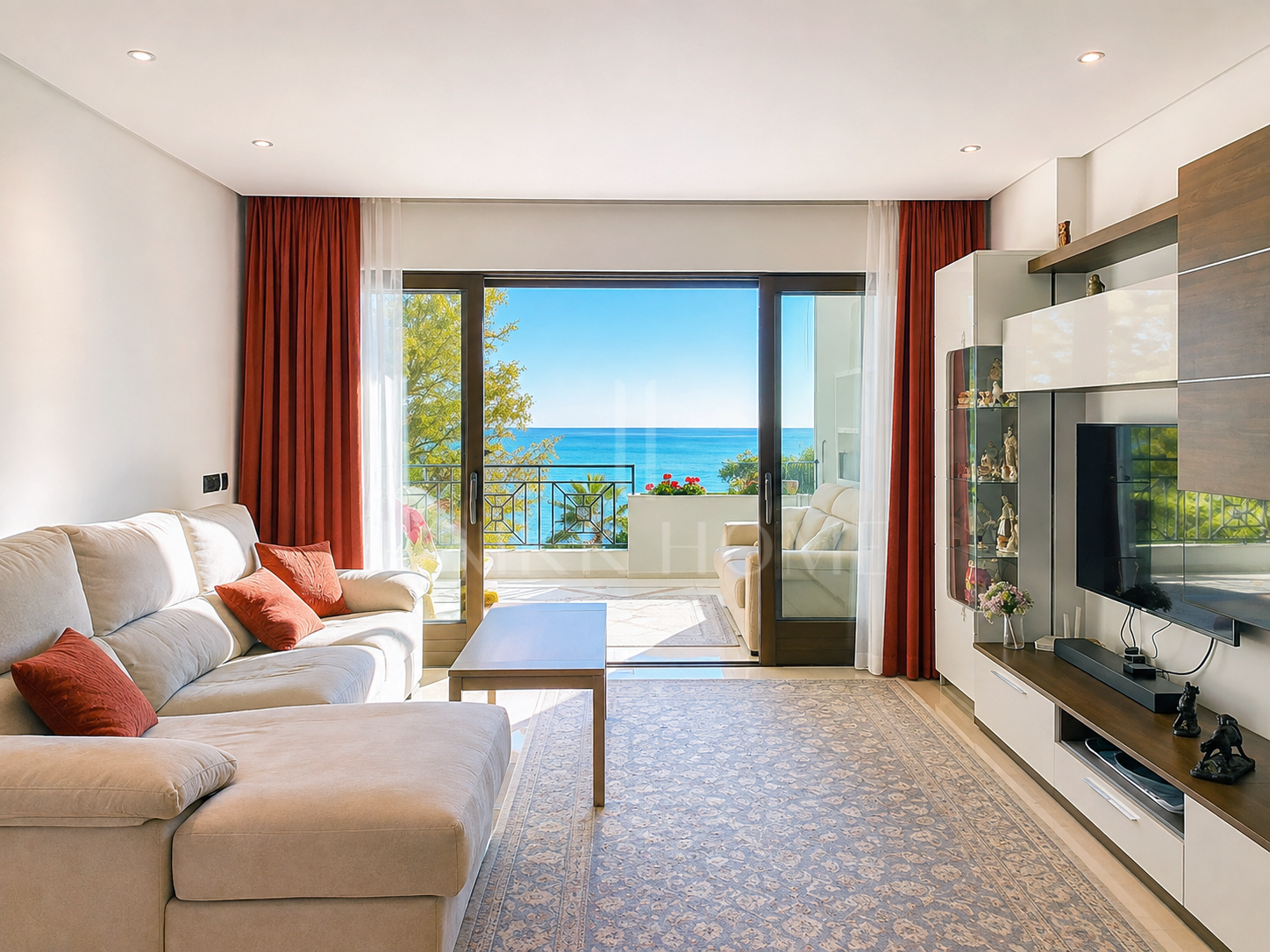 Exclusive high-end apartment with direct sea views on the beachfront - Doncella Beach, Estepona