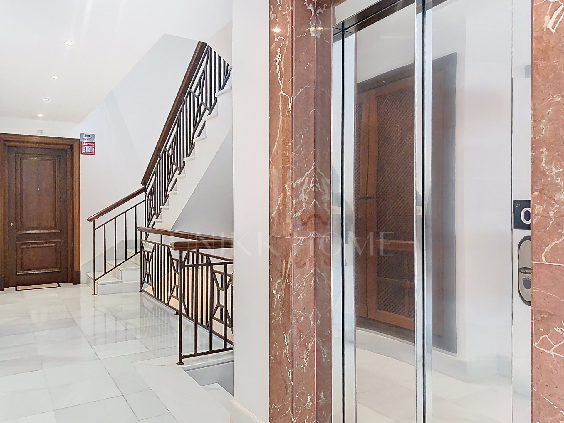 Exclusive high-end apartment with direct sea views on the beachfront - Doncella Beach, Estepona