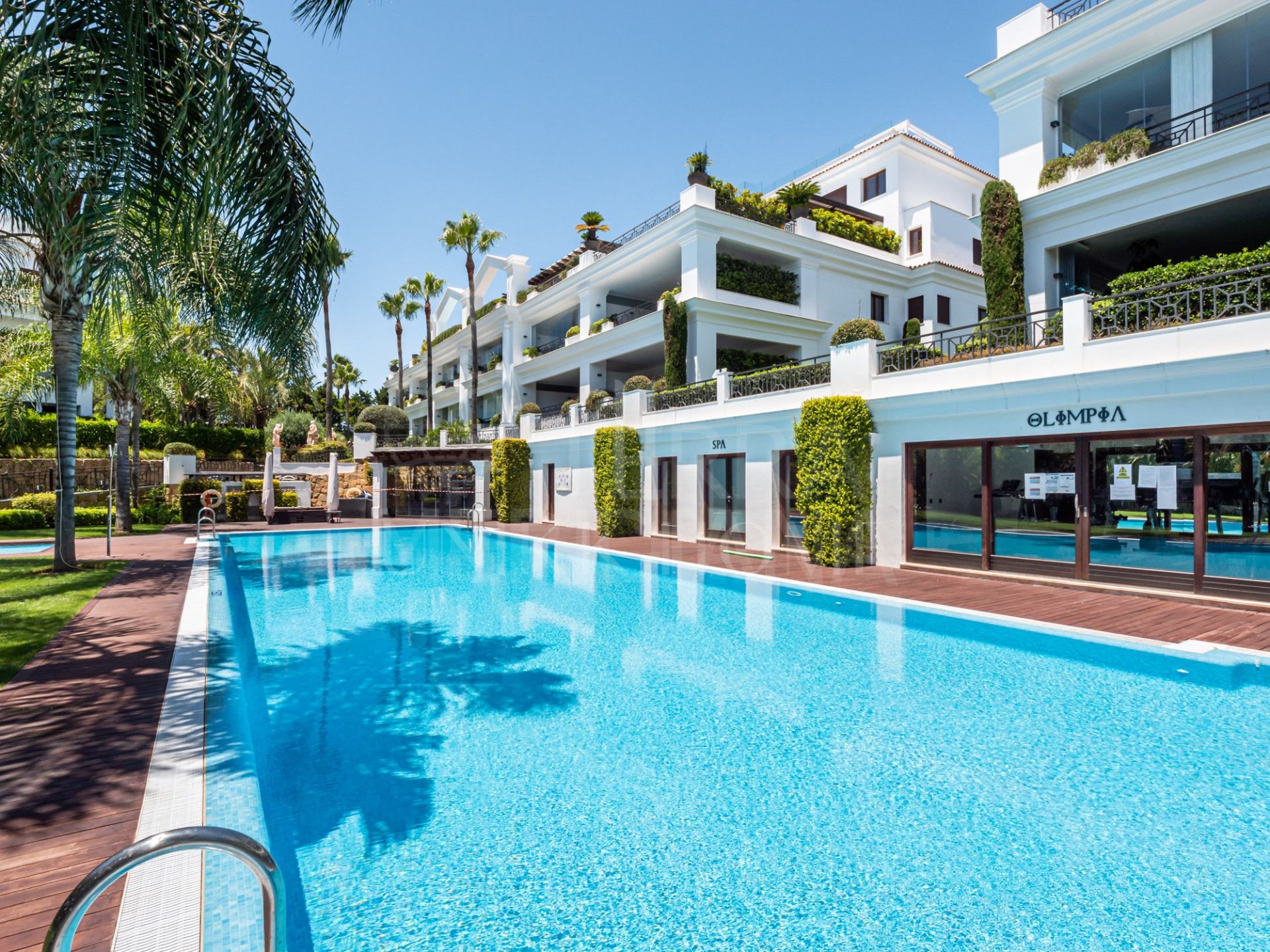 Exclusive high-end apartment with direct sea views on the beachfront - Doncella Beach, Estepona