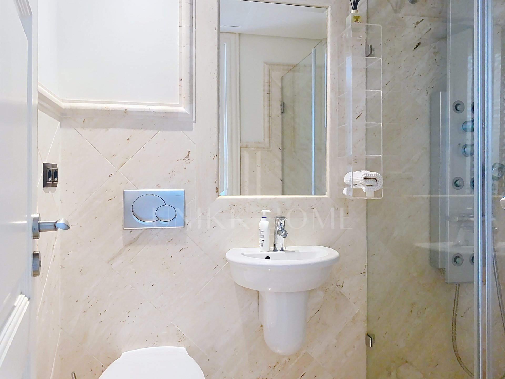 Exclusive high-end apartment with direct sea views on the beachfront - Doncella Beach, Estepona