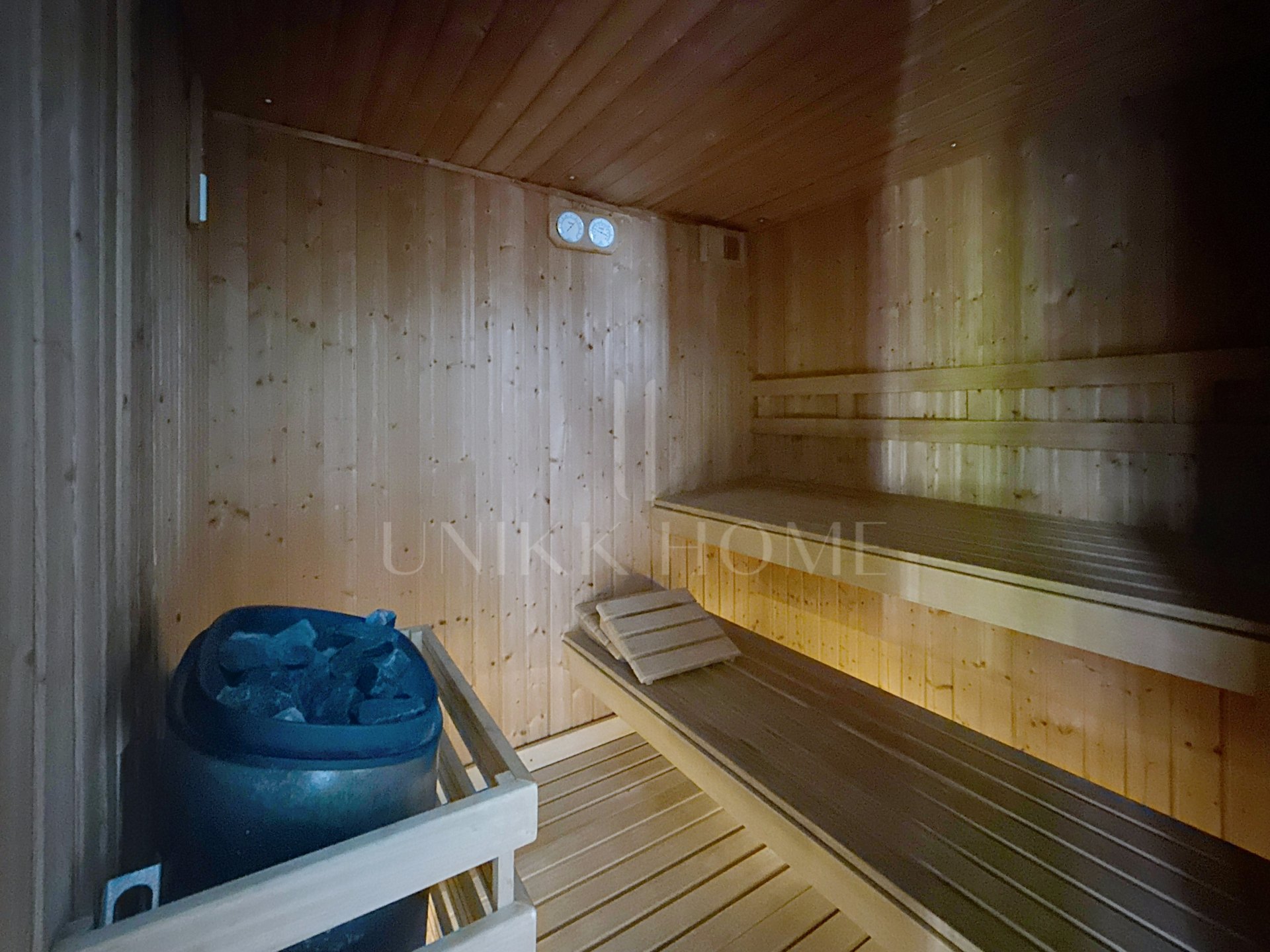 Exclusive high-end apartment with direct sea views on the beachfront - Doncella Beach, Estepona