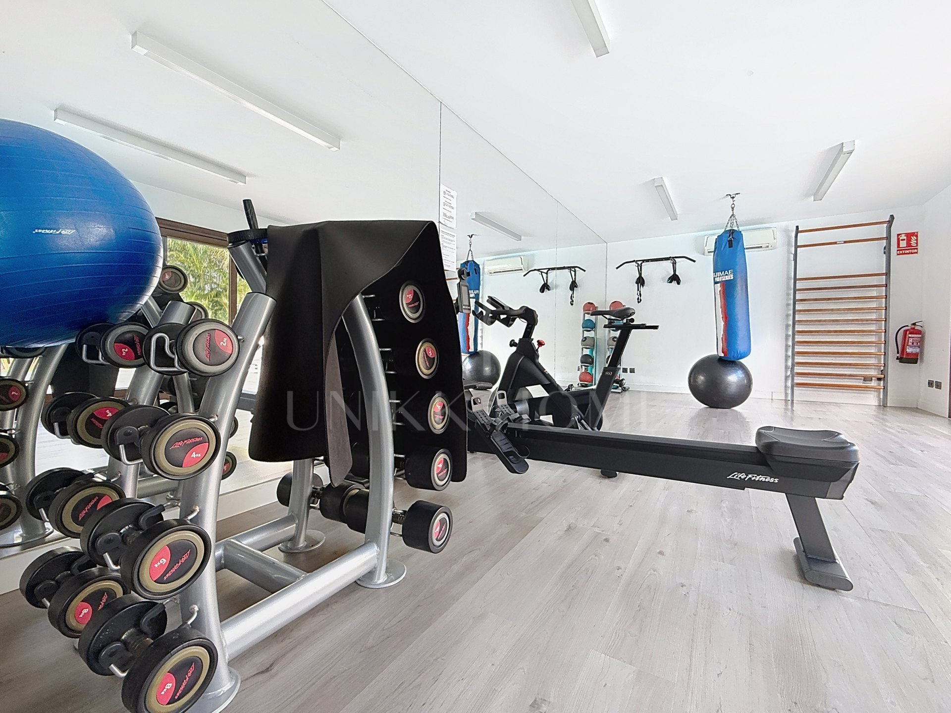 Exclusive high-end apartment with direct sea views on the beachfront - Doncella Beach, Estepona