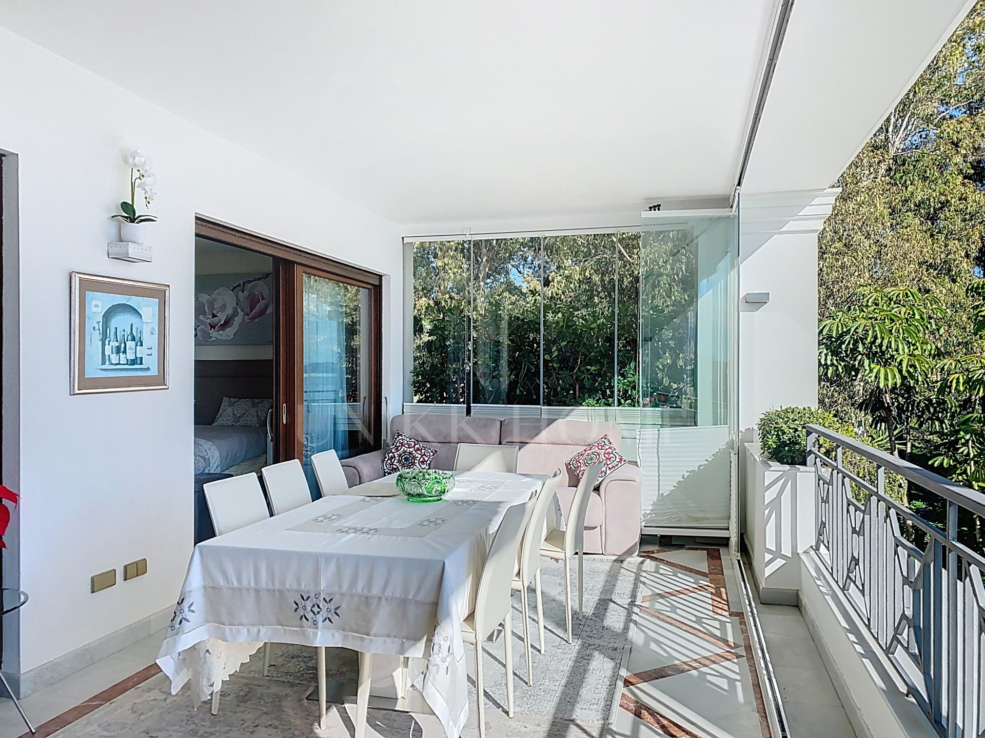 Exclusive high-end apartment with direct sea views on the beachfront - Doncella Beach, Estepona