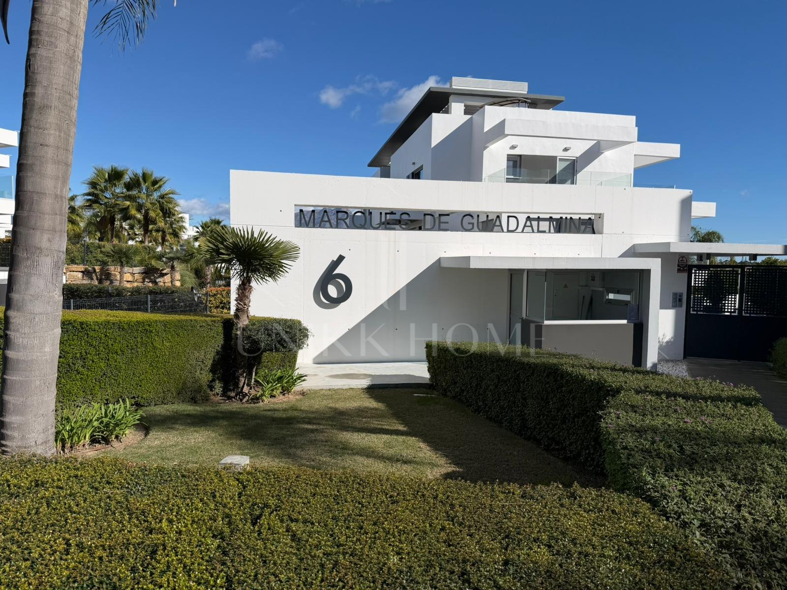 Moderno apartamento de 2 dormitorios en urbanización con sauna y gimnasio - Marqués de Guadalmina, Estepona Nueva Milla de Oro