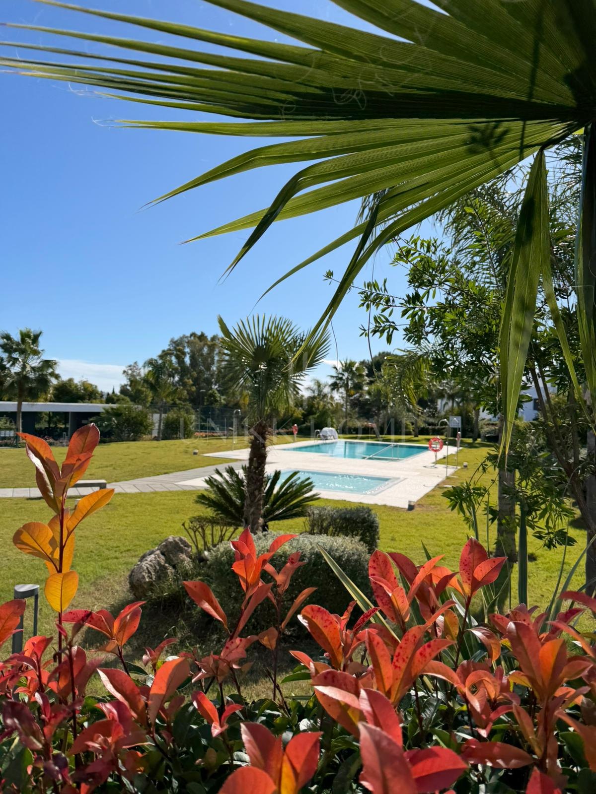 Moderno apartamento de 2 dormitorios en urbanización con sauna y gimnasio - Marqués de Guadalmina, Estepona Nueva Milla de Oro