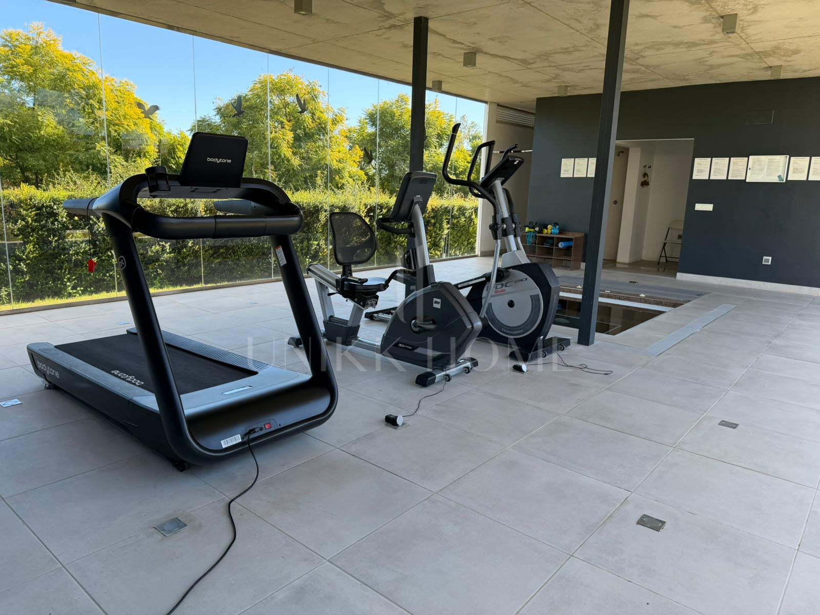 Moderno apartamento de 2 dormitorios en urbanización con sauna y gimnasio - Marqués de Guadalmina, Estepona Nueva Milla de Oro