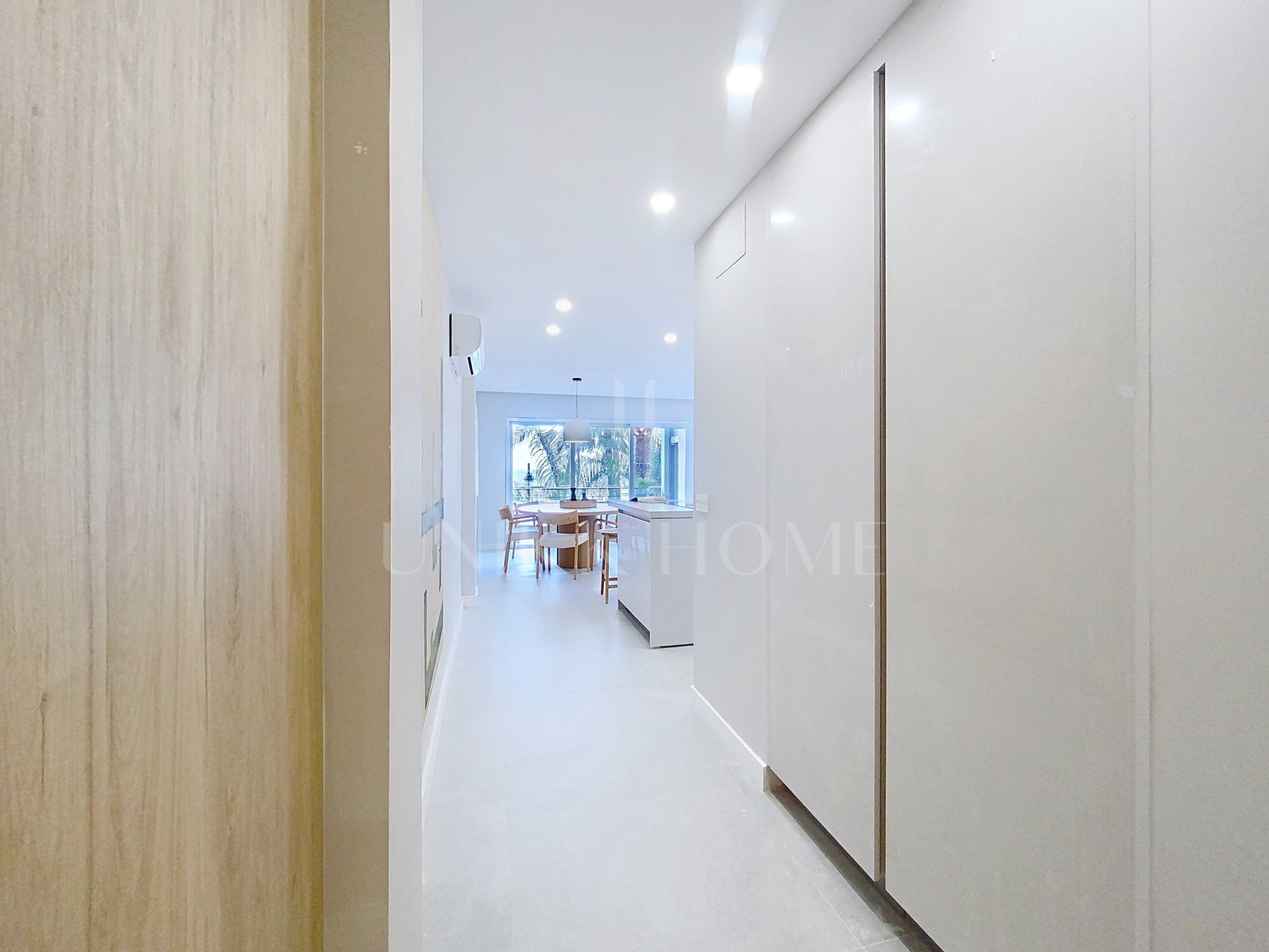 Renovated Seafront Apartment - Estepona Promenade