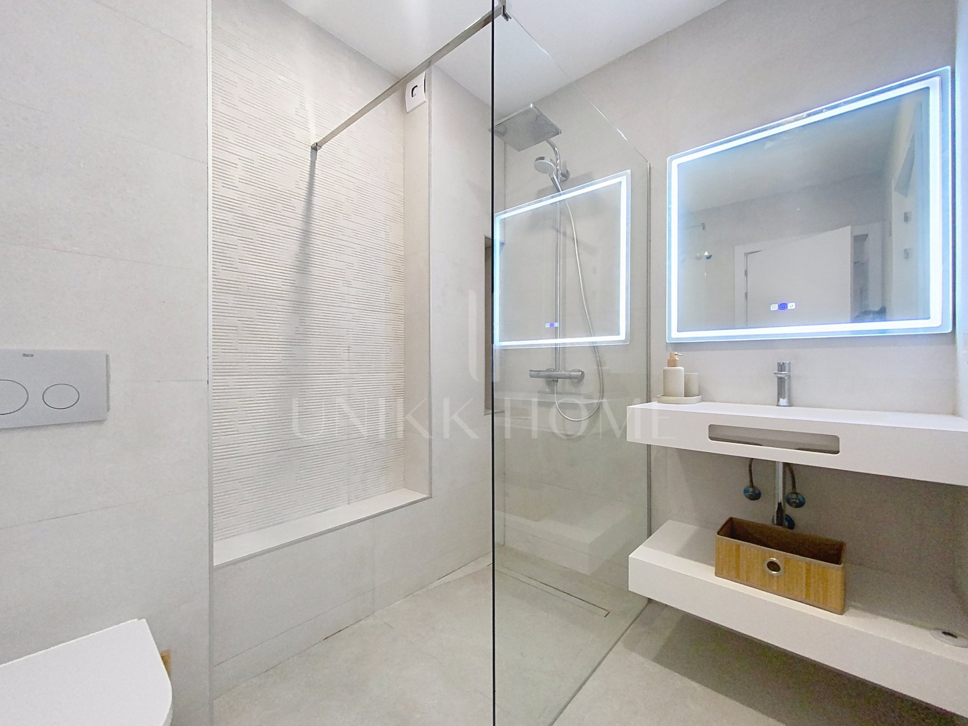 Renovated Seafront Apartment - Estepona Promenade