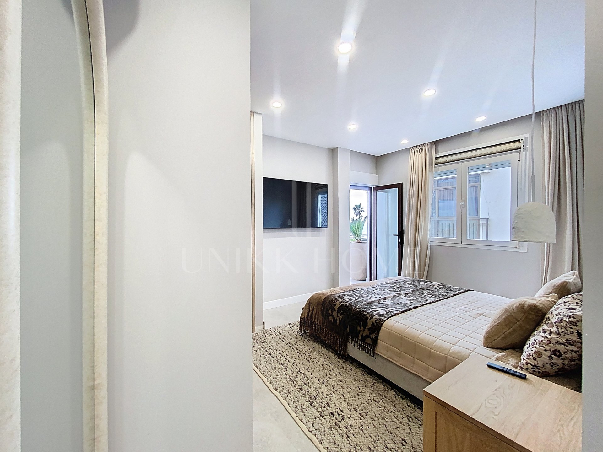 Renovated Seafront Apartment - Estepona Promenade