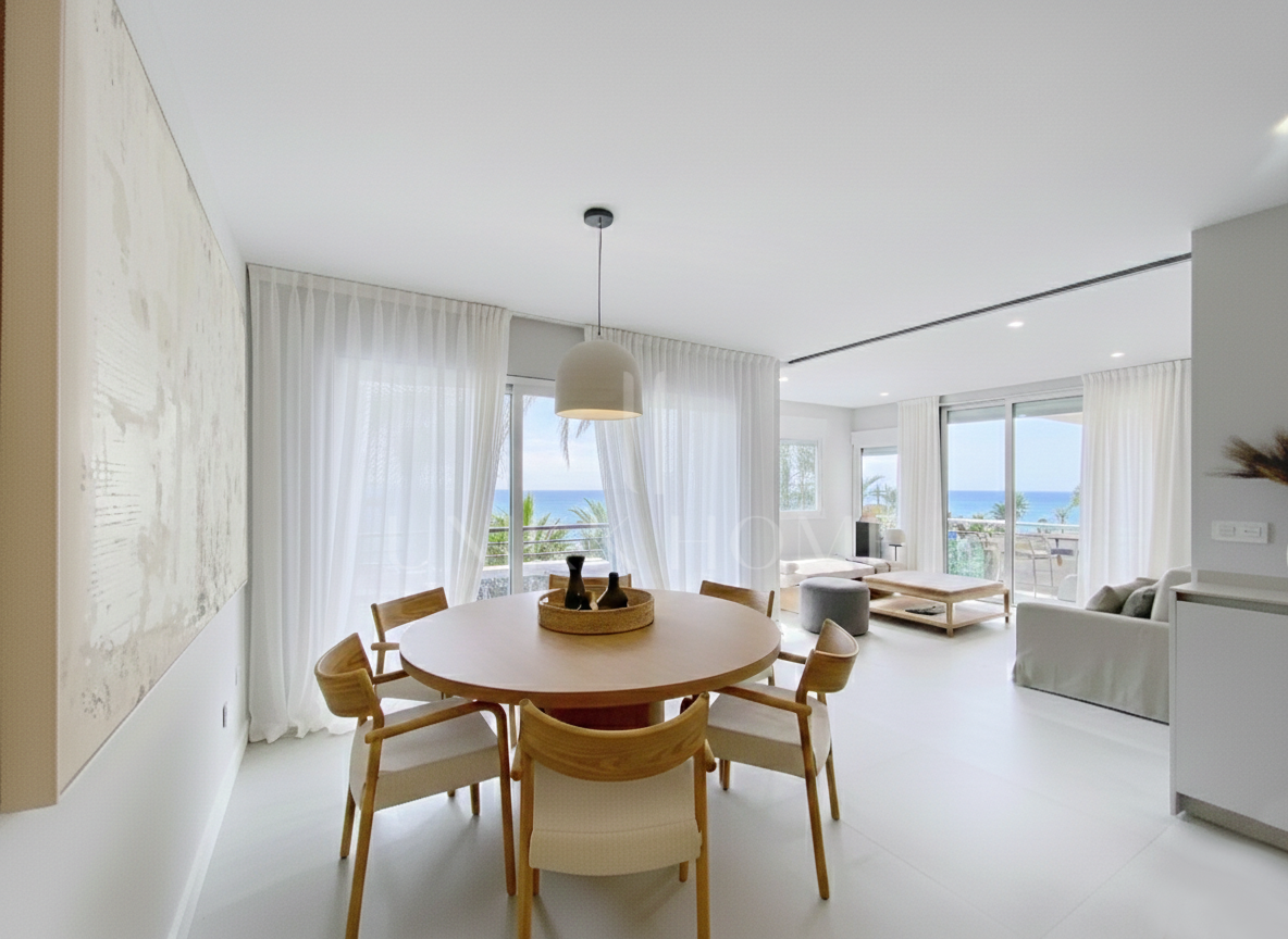 Renovated Seafront Apartment - Estepona Promenade