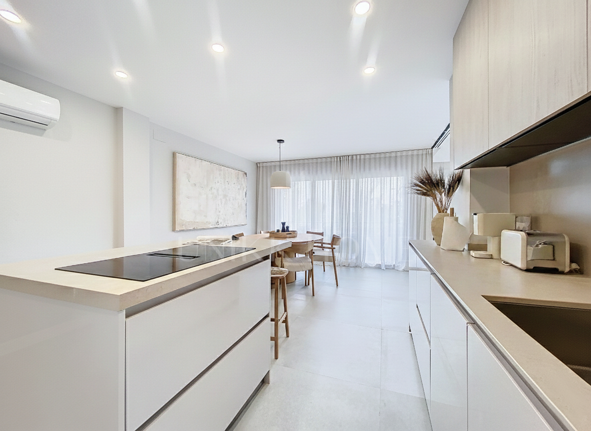 Renovated Seafront Apartment - Estepona Promenade