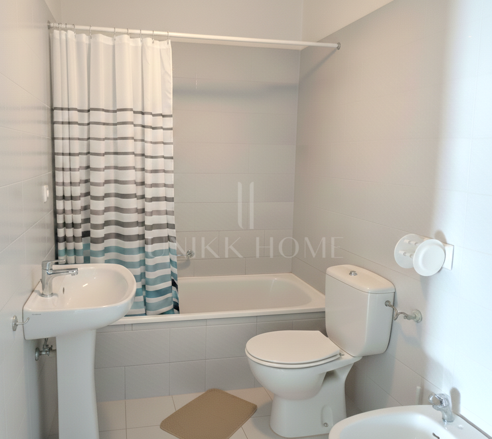 Spacious townhouse in Calvario, Estepona, with private patio and terraces