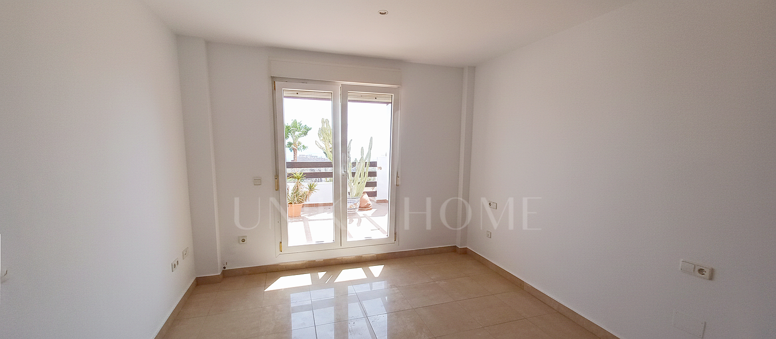 Brand new duplex penthouse apartment near the beach in Alcorrín, Manilva