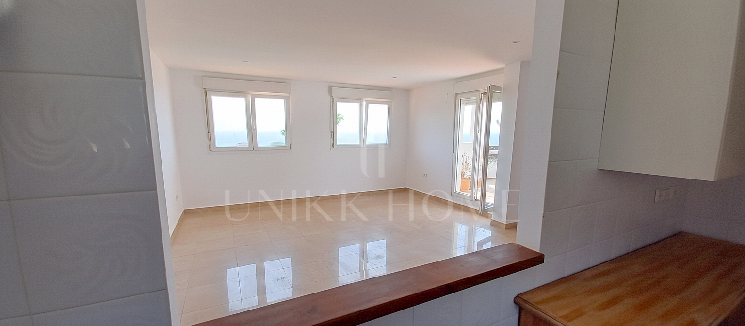 Brand new duplex penthouse apartment near the beach in Alcorrín, Manilva
