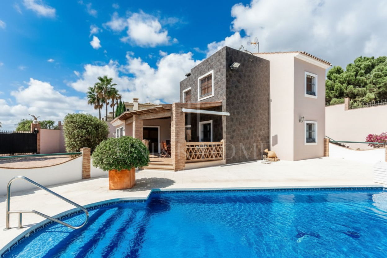 Panoramic Sea View Andalusian Villa Just Minutes from Estepona - Los Reales