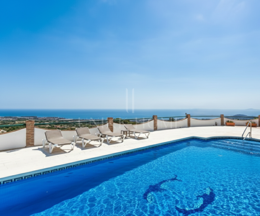 Panoramic Sea View Andalusian Villa Just Minutes from Estepona - Los Reales