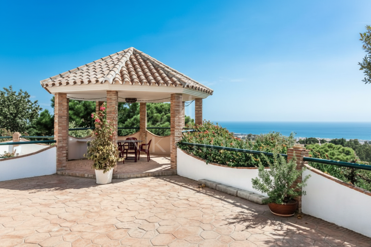 Panoramic Sea View Andalusian Villa Just Minutes from Estepona - Los Reales