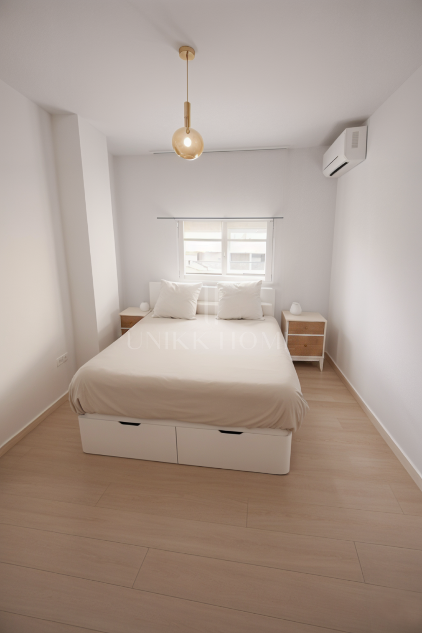 Apartamento reformado con garaje, trastero y piscina, cerca del casco histórico de Estepona - Centro