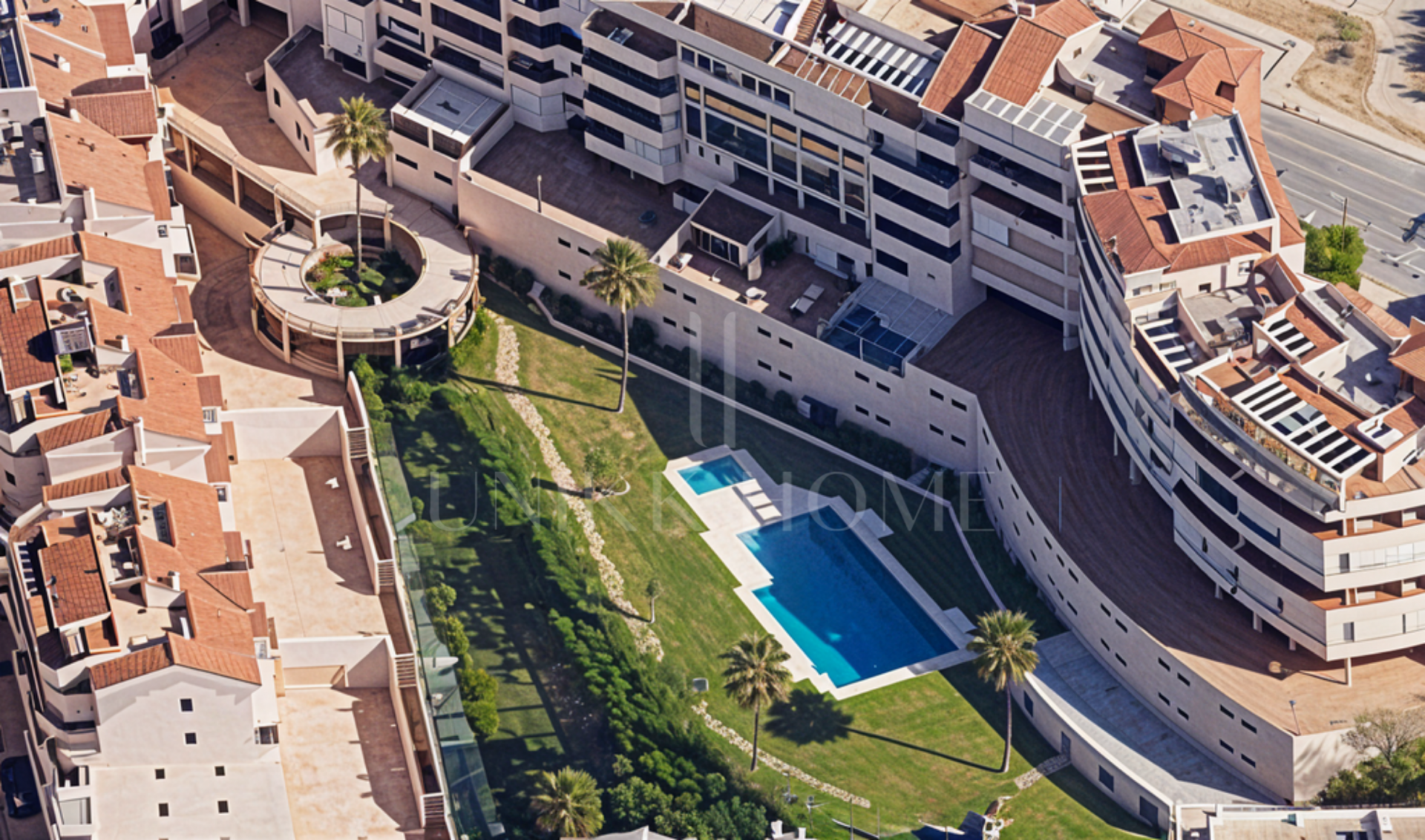 Apartamento reformado con garaje, trastero y piscina, cerca del casco histórico de Estepona - Centro