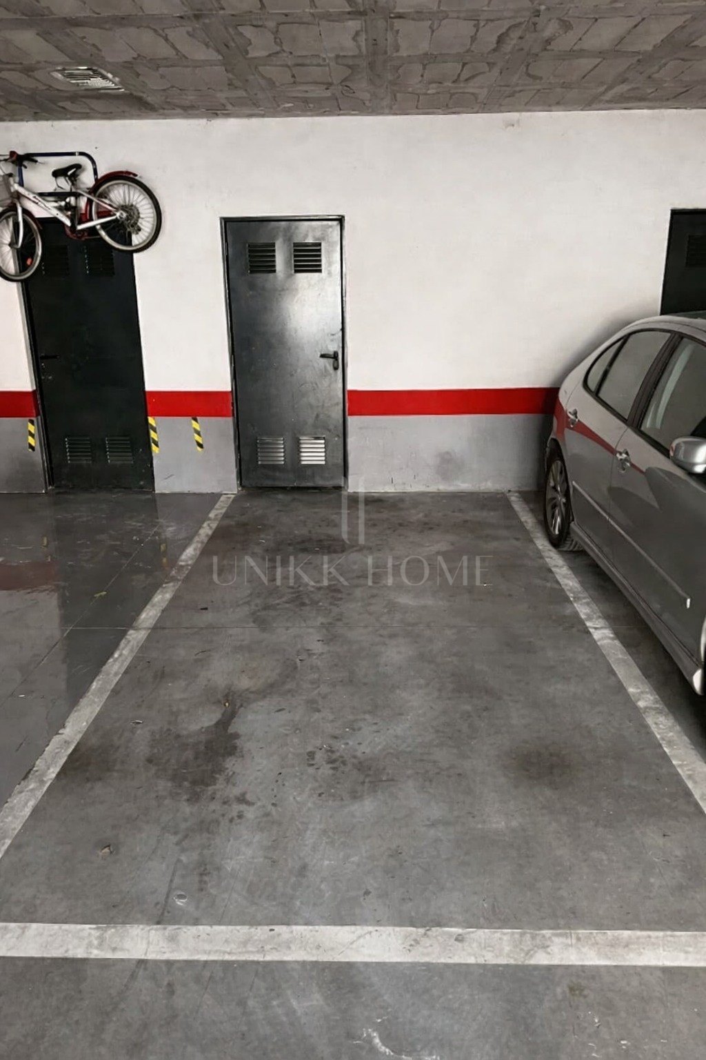 Apartamento reformado con garaje, trastero y piscina, cerca del casco histórico de Estepona - Centro